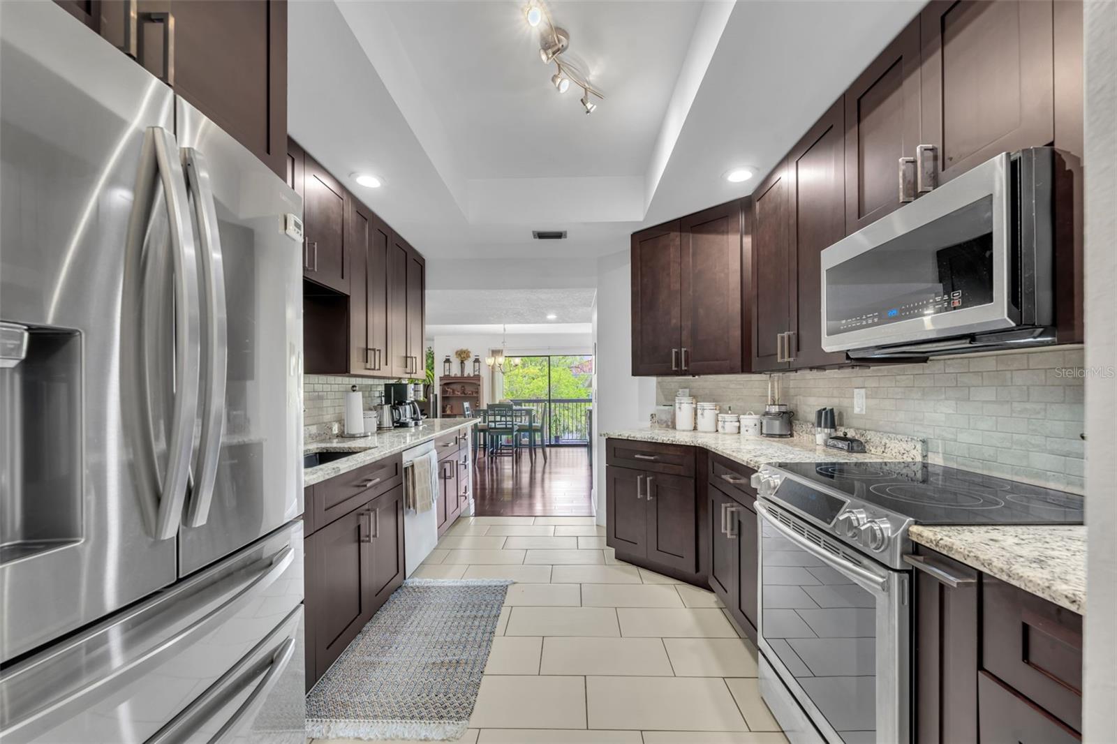 300 CAROLINA 301 — photo 12
