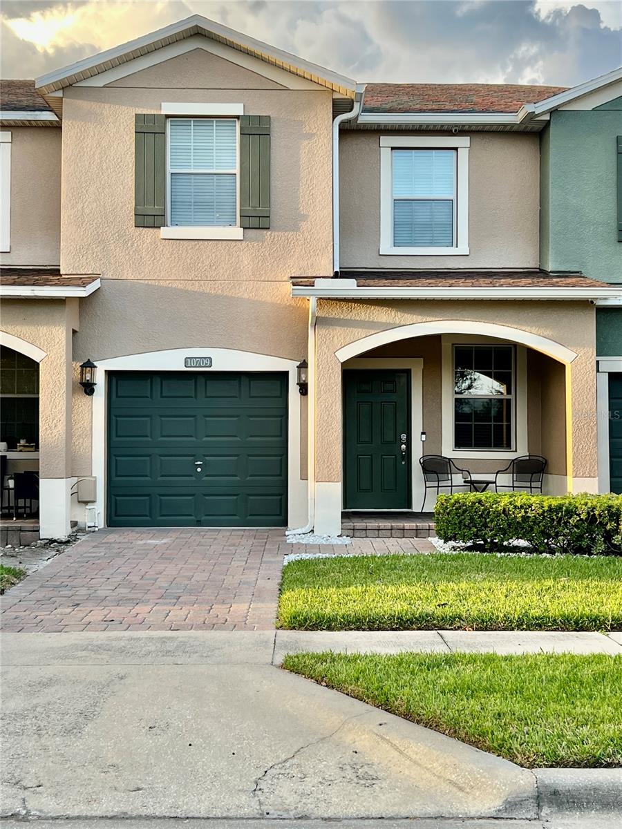 10709 SAVANNAH LANDING, ORLANDO FL 32832 — MLS #MFRO6349176 | 3 Bed 3 Bath Home