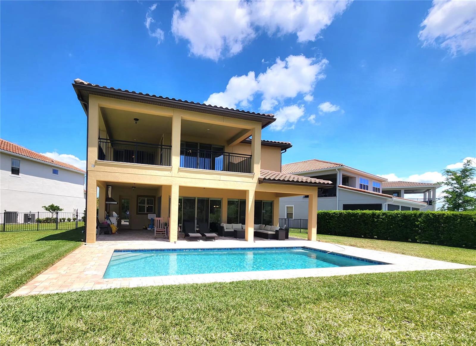 8112 CLEOBURY, ORLANDO FL 32832 — MLS #MFRO6355042 | 4 Bed 5 Bath Home