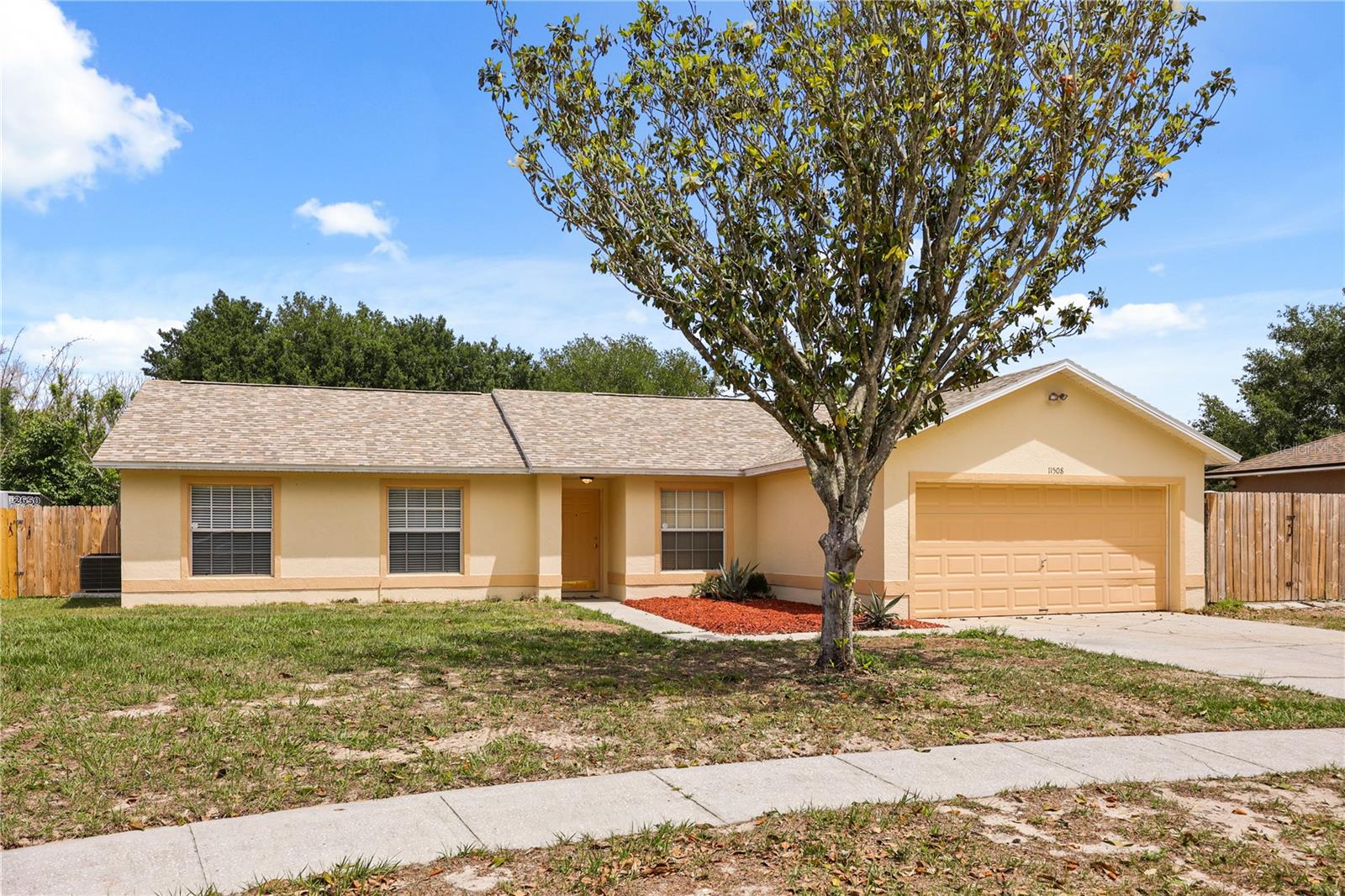 11508 ALMO, CLERMONT FL 34711 — MLS #MFRG5111371 | 4 Bed 2 Bath Home