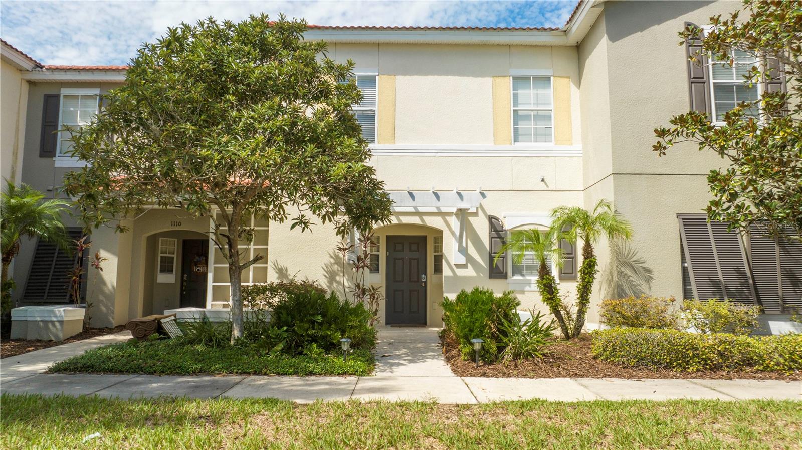 1120 LAS FUENTES, KISSIMMEE FL 34746 — MLS #MFRO6399988 | 3 Bed 3 Bath Home