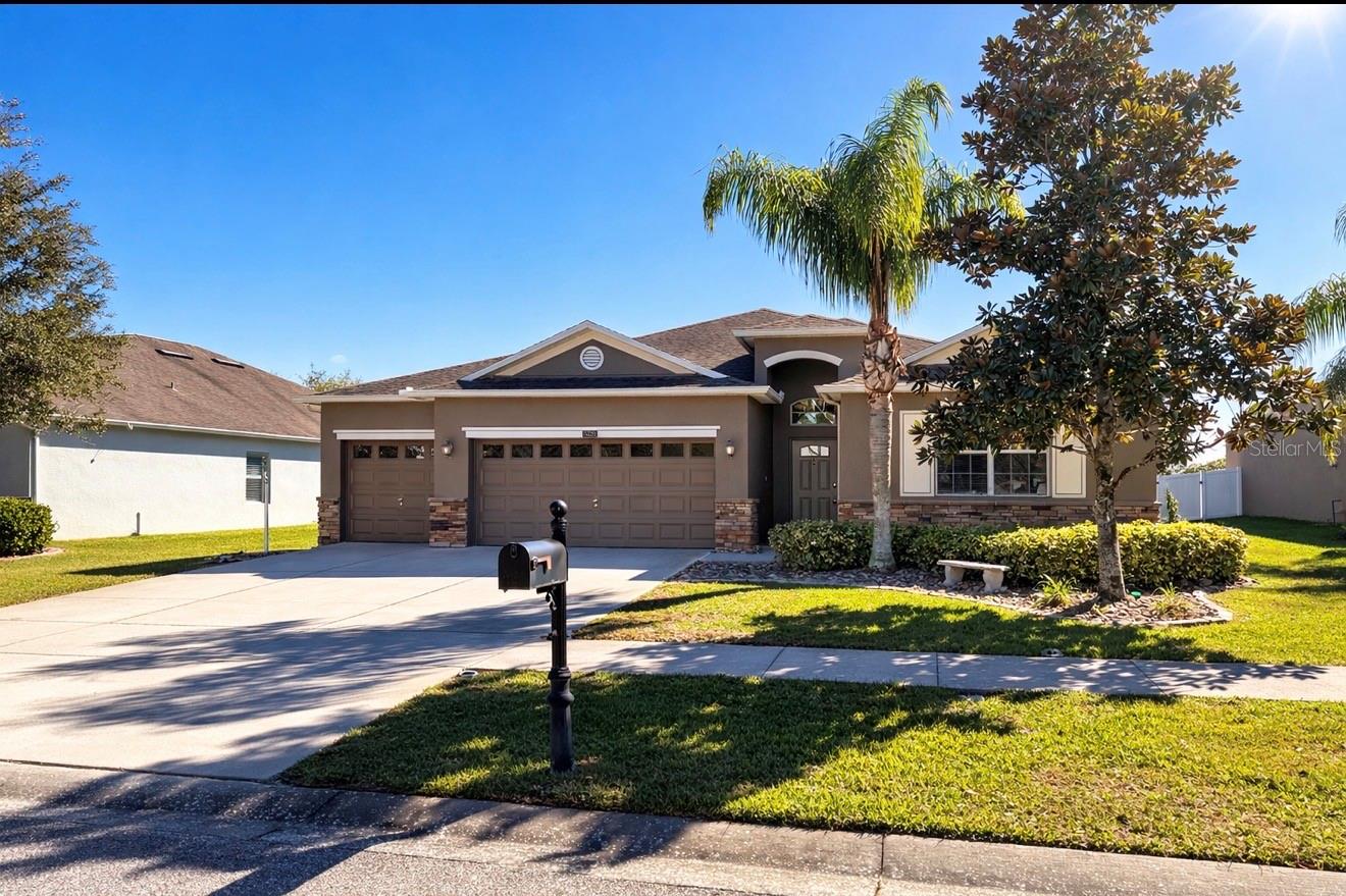 5828 PUZO, MOUNT DORA FL 32757 — MLS #MFRG5102109 | 3 Bed 3 Bath Home