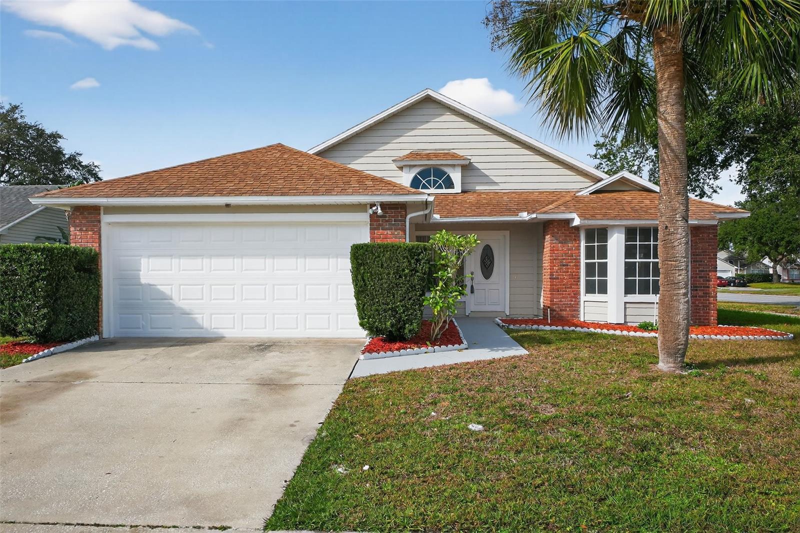 233 ABERDEEN, SANFORD FL 32773 — MLS #MFRV4949445 | 3 Bed 3 Bath Home