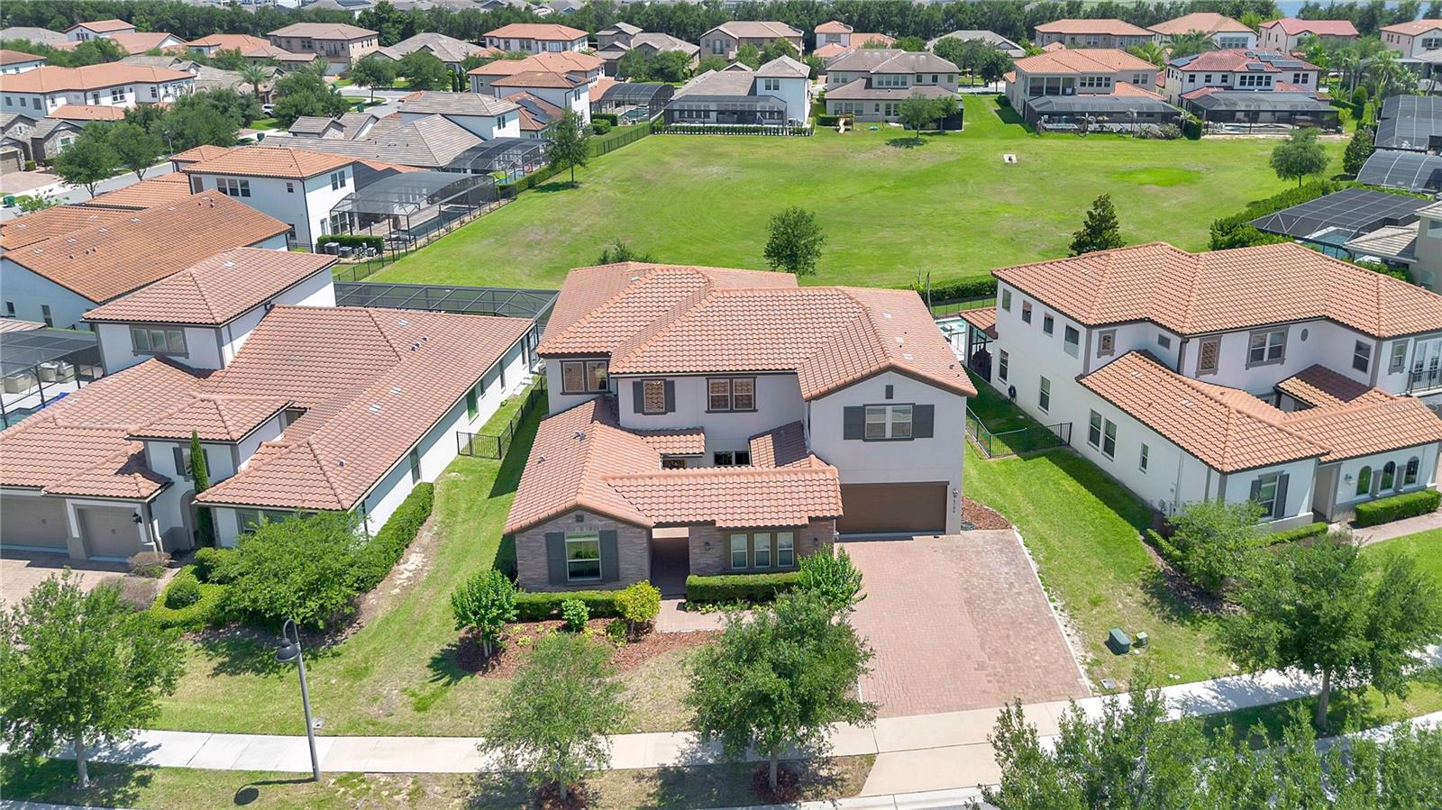 16746 TURTLE HATCH, WINTER GARDEN FL 34787 — MLS #MFRO6406556 | 6 Bed 5 Bath Home