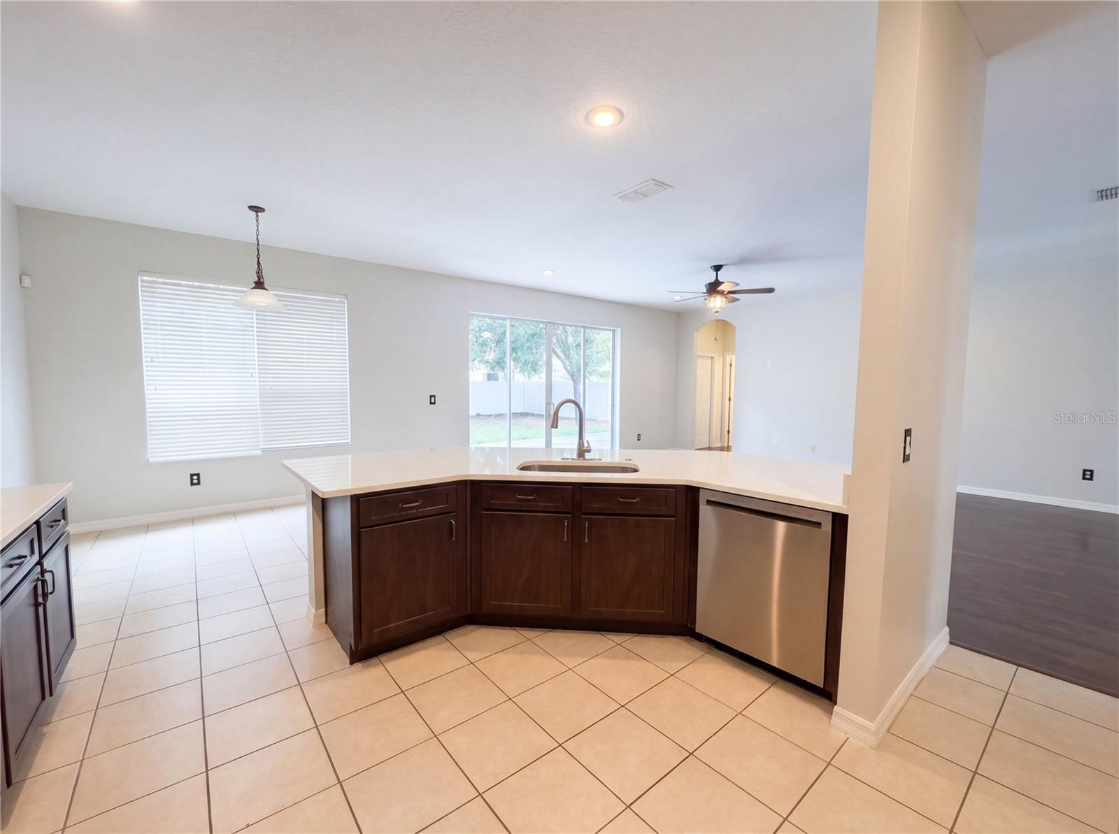 619 ERROL — photo 12