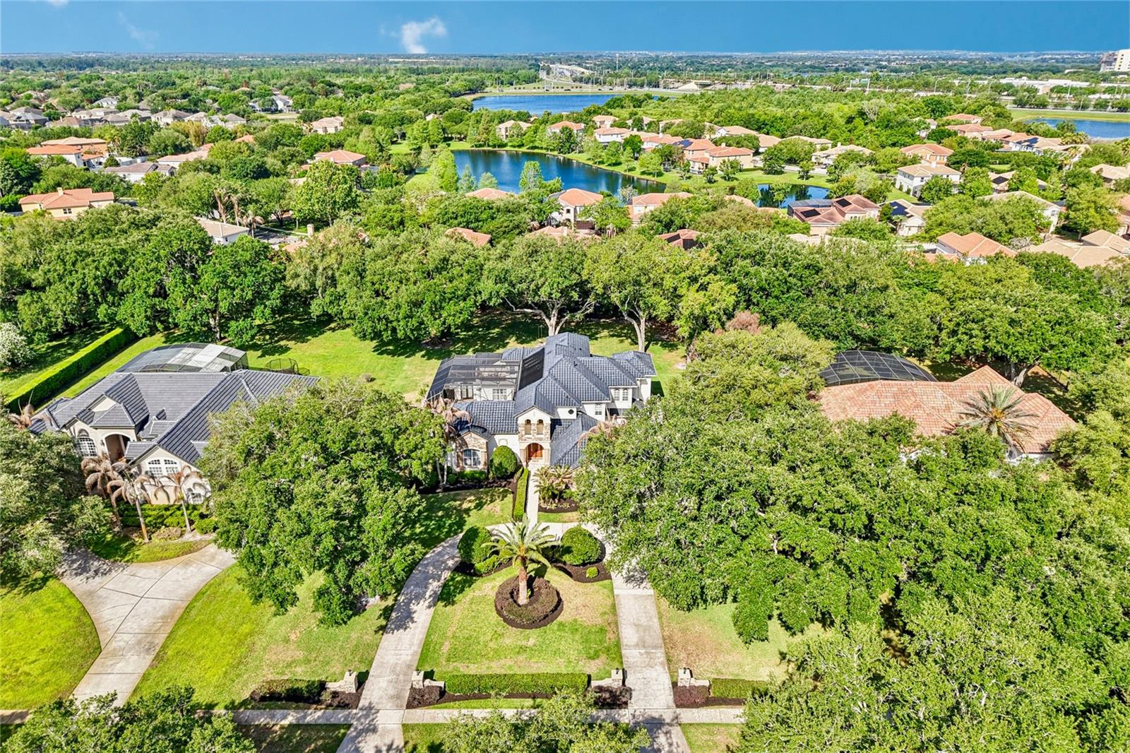 2068 ROBERTS POINT, WINDERMERE FL 34786 — MLS #MFRO6397543 | 5 Bed 4 Bath Home