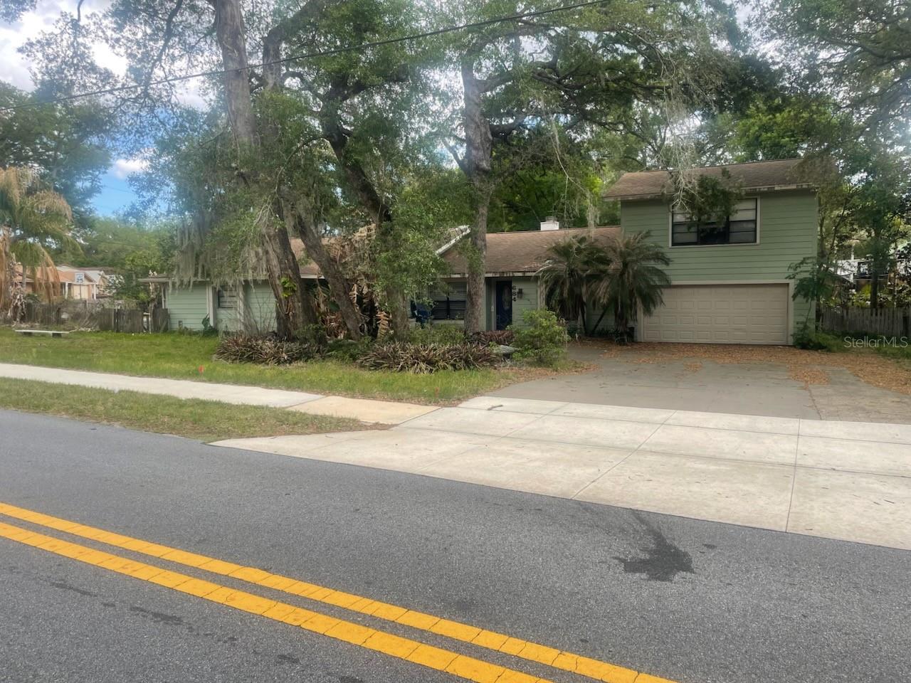 684 STRATFORD, DELAND FL 32724 — MLS #MFRO6402825 | 3 Bed 3 Bath Home