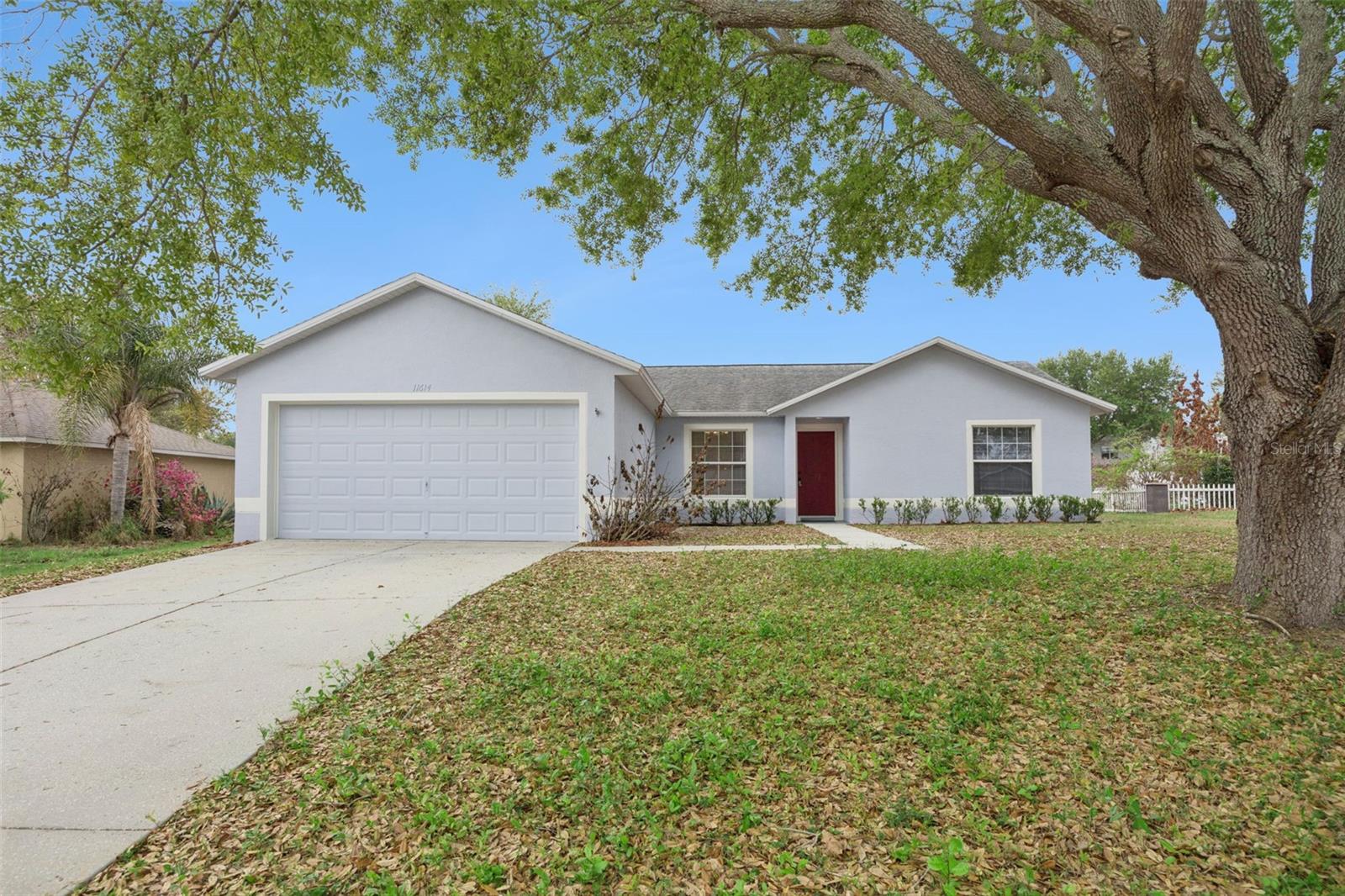 11614 ROPER, CLERMONT FL 34711 — MLS #MFRO6388135 | 3 Bed 2 Bath Home