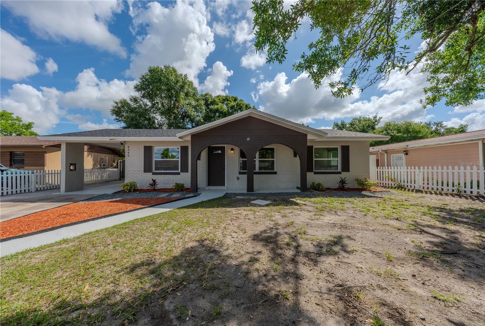 4945 LESCOT, ORLANDO FL 32811 — MLS #MFRO6409608 | 5 Bed 3 Bath Home