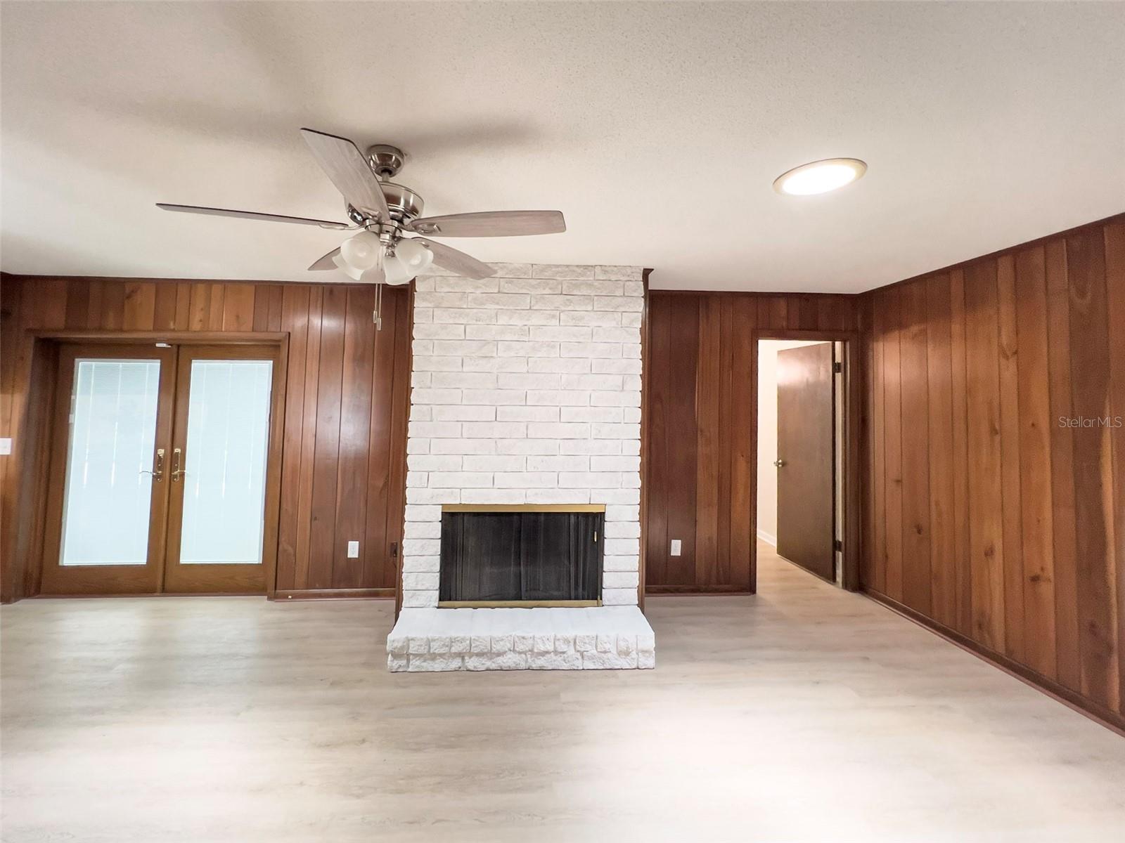 4503 CRICHTON — photo 12