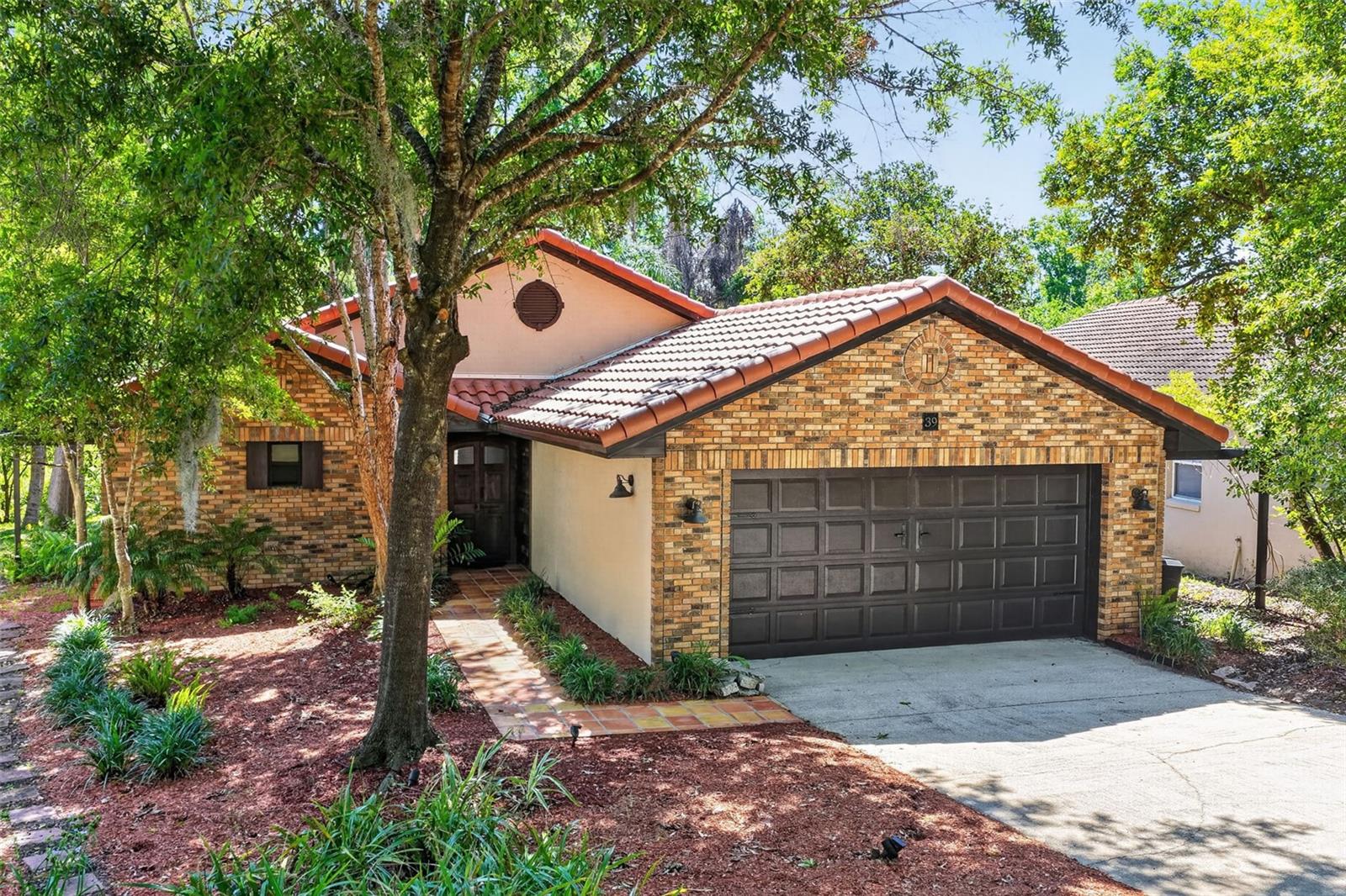 39 FOREST, EUSTIS FL 32726 — MLS #MFRG5112472 | 2 Bed 2 Bath Home