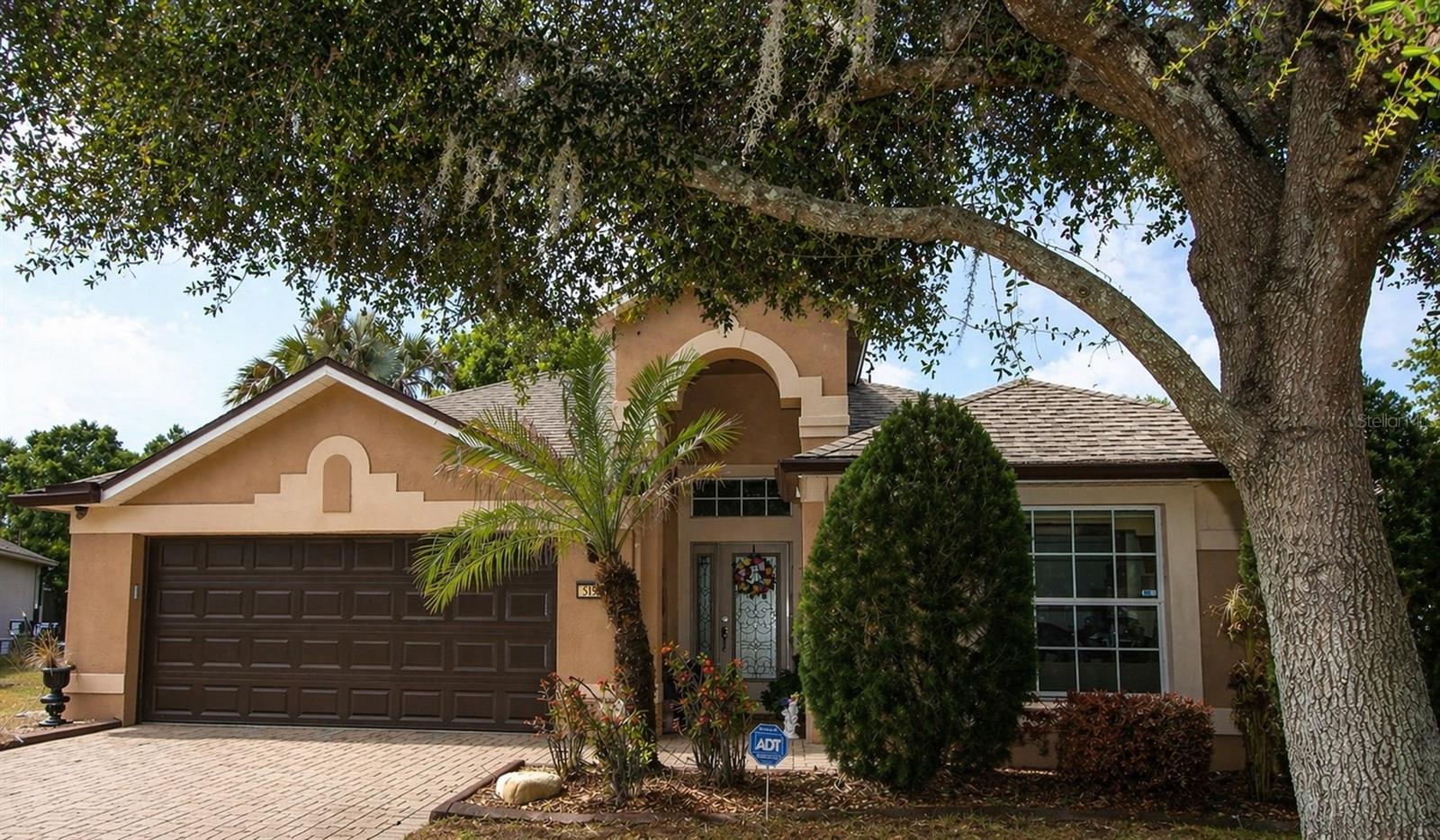 516 LAGO, DAVENPORT FL 33837 — MLS #MFRG5111436 | 3 Bed 2 Bath Home
