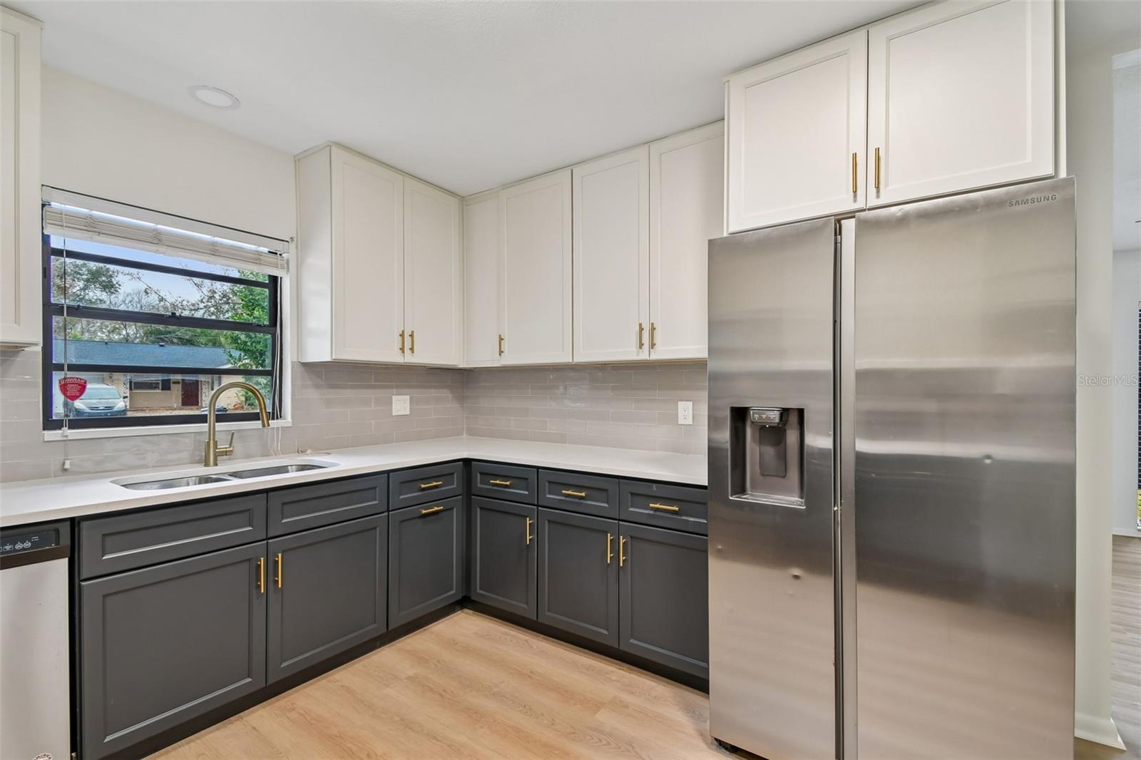 2708 LION HEART — photo 12