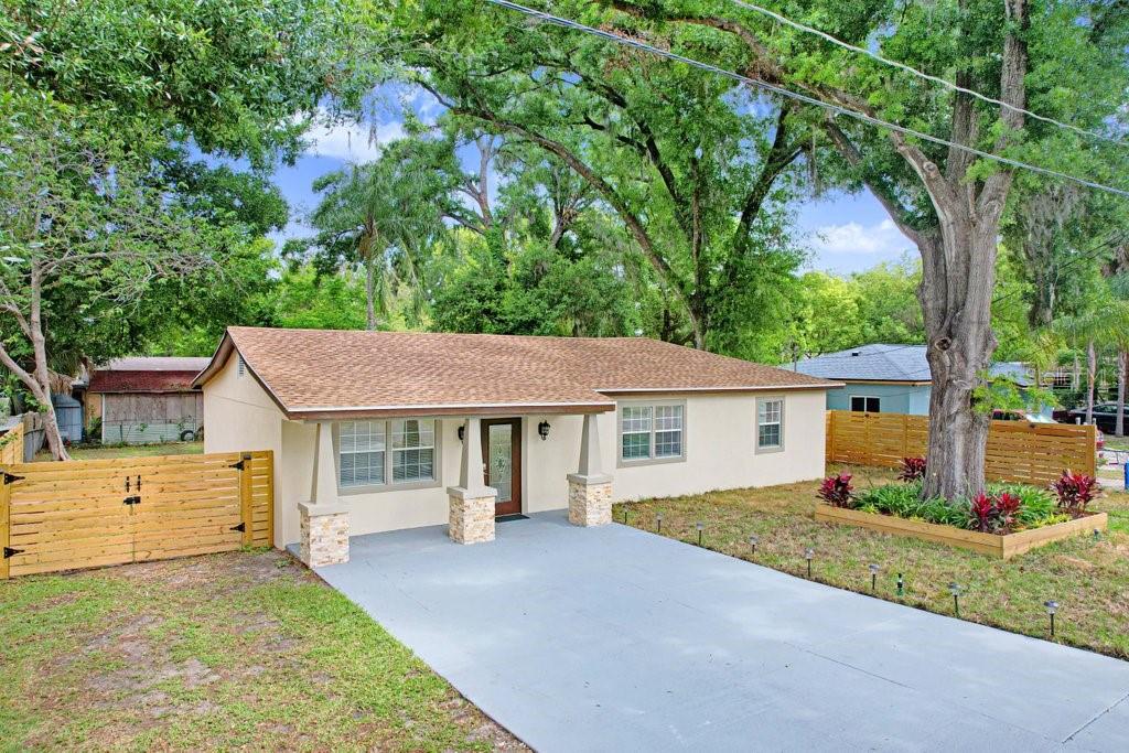 906 Woodlawn Ave, Plant City FL 33563 — Fully Remodeled 3 Bed 2 Bath