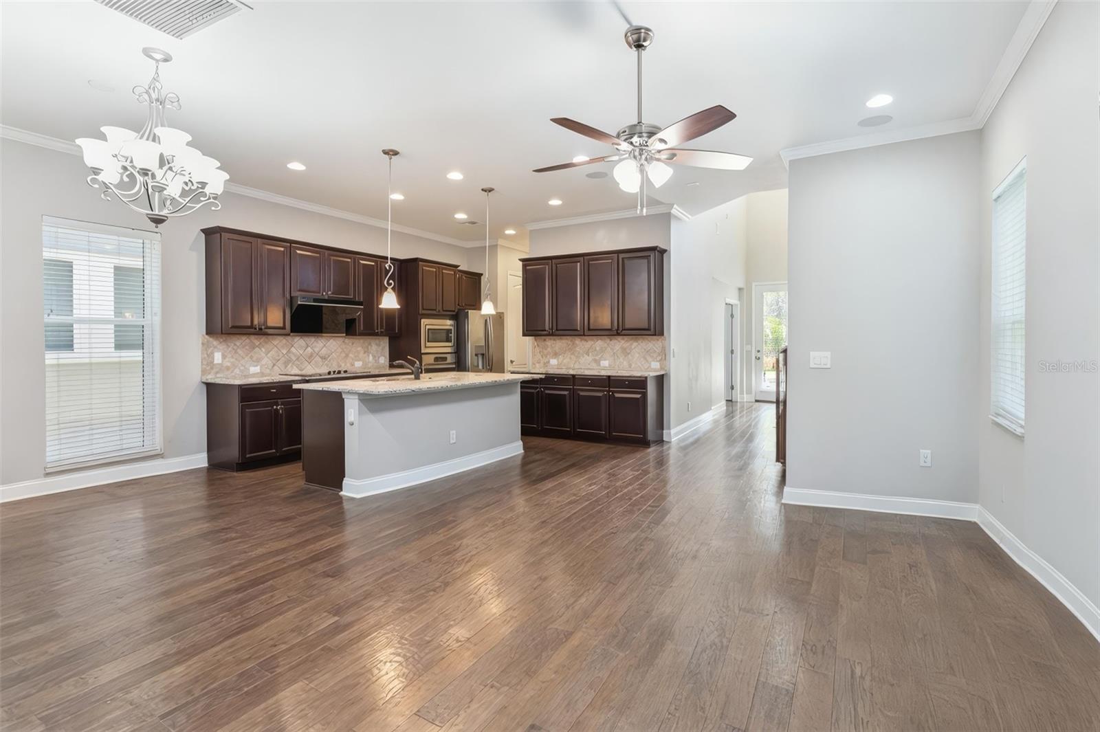 8905 LAUREATE — photo 12