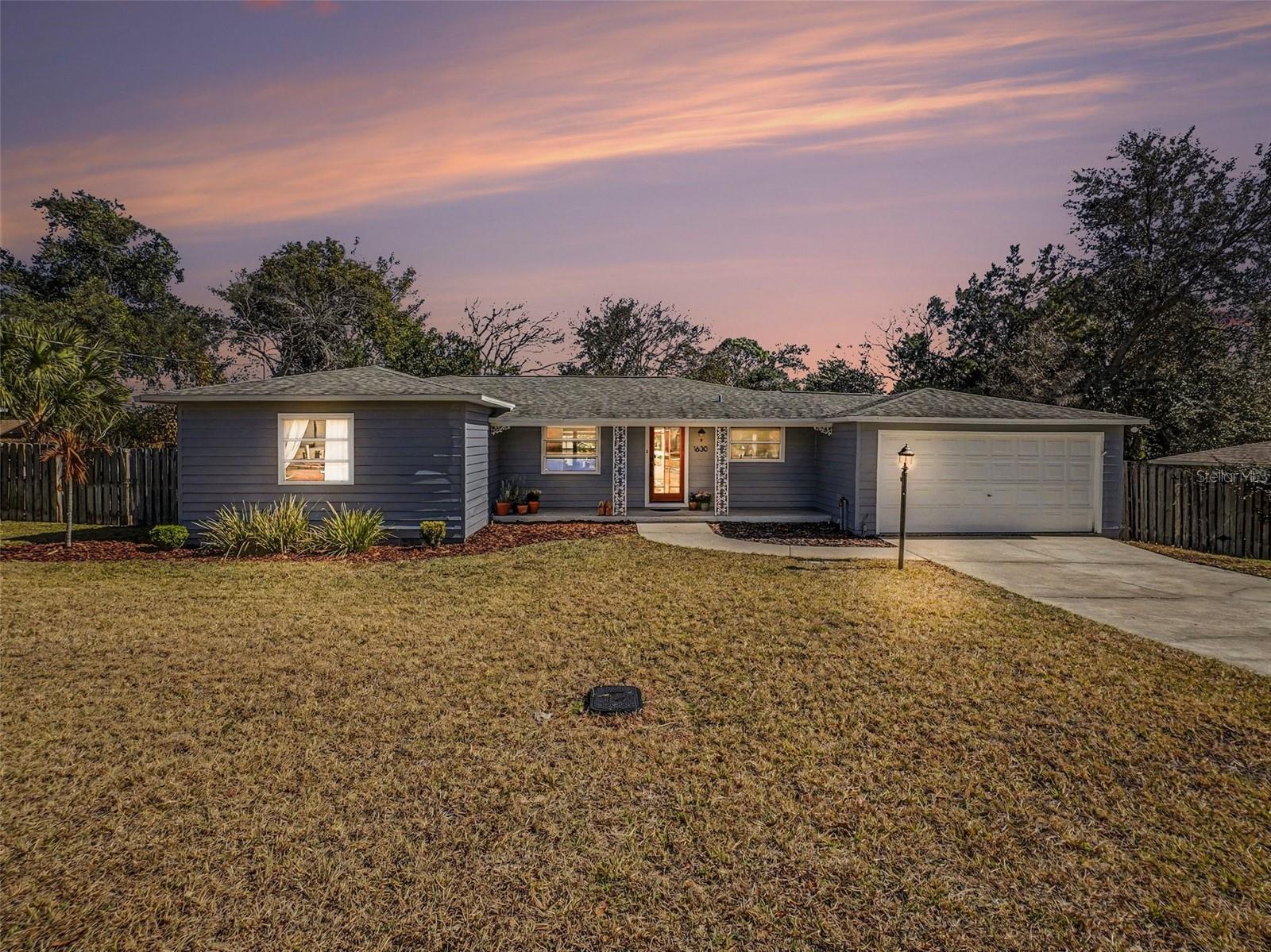 1630 CRESTVIEW, MOUNT DORA FL 32757 — MLS #MFRO6380826 | 2 Bed 2 Bath Home