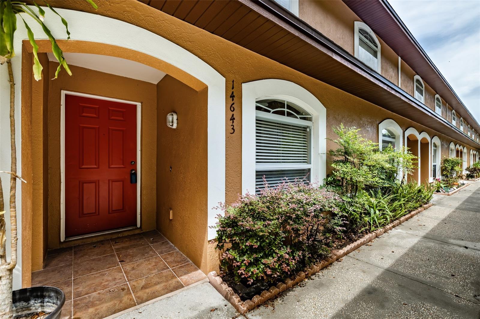 14643 PAR CLUB CIR #14643, TAMPA FL 33618 — $250,000 | 2 Bed / 3 Bath | TAMPA FL Home for Sale