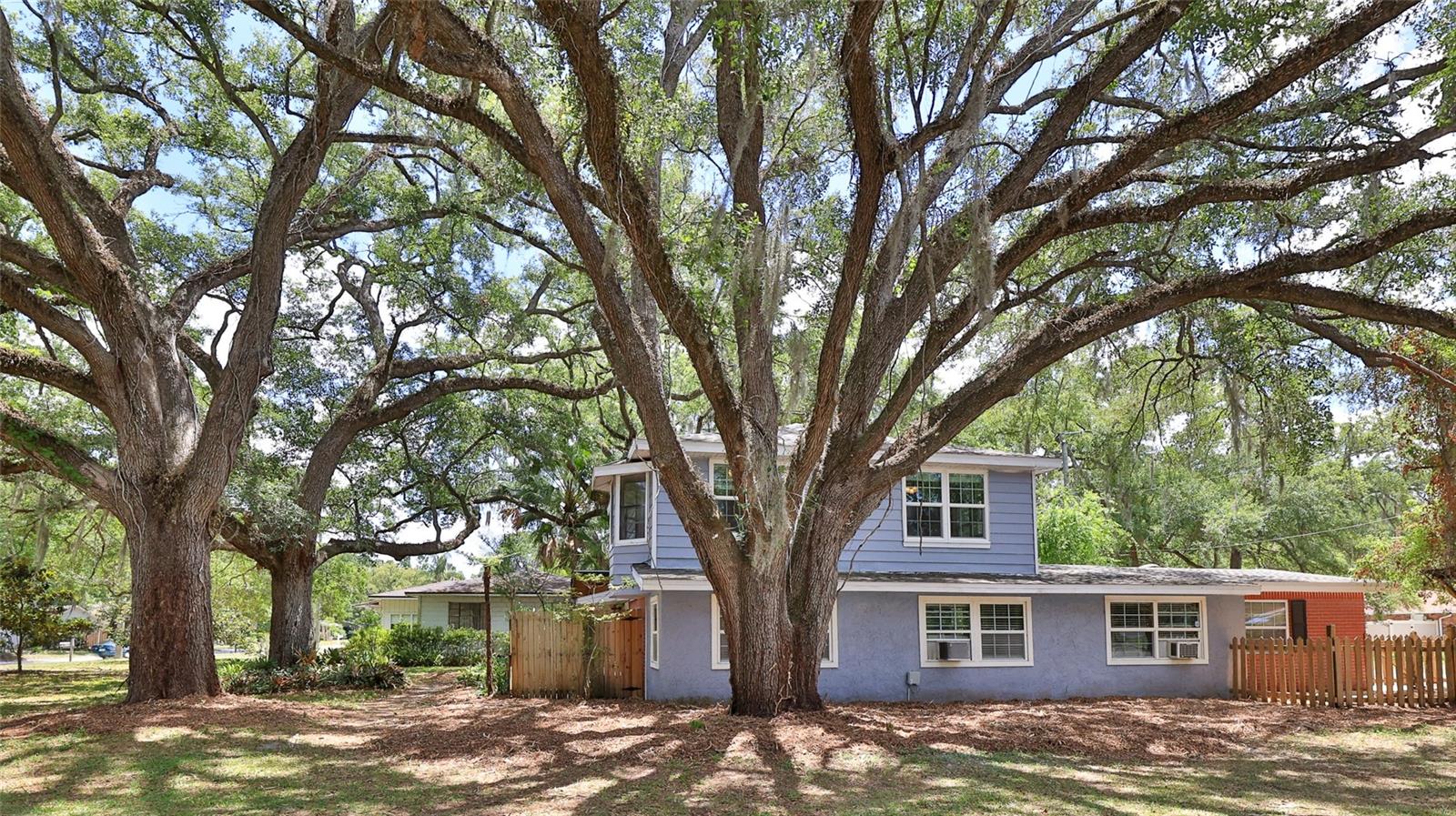 801 20TH, SANFORD FL 32771 — MLS #MFRO6408932 | 3 Bed 3 Bath Home
