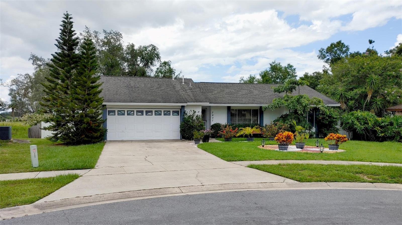 7607 BENJI RIDGE, KISSIMMEE FL 34747 — MLS #MFRTB8400267 | 4 Bed 2 Bath Home