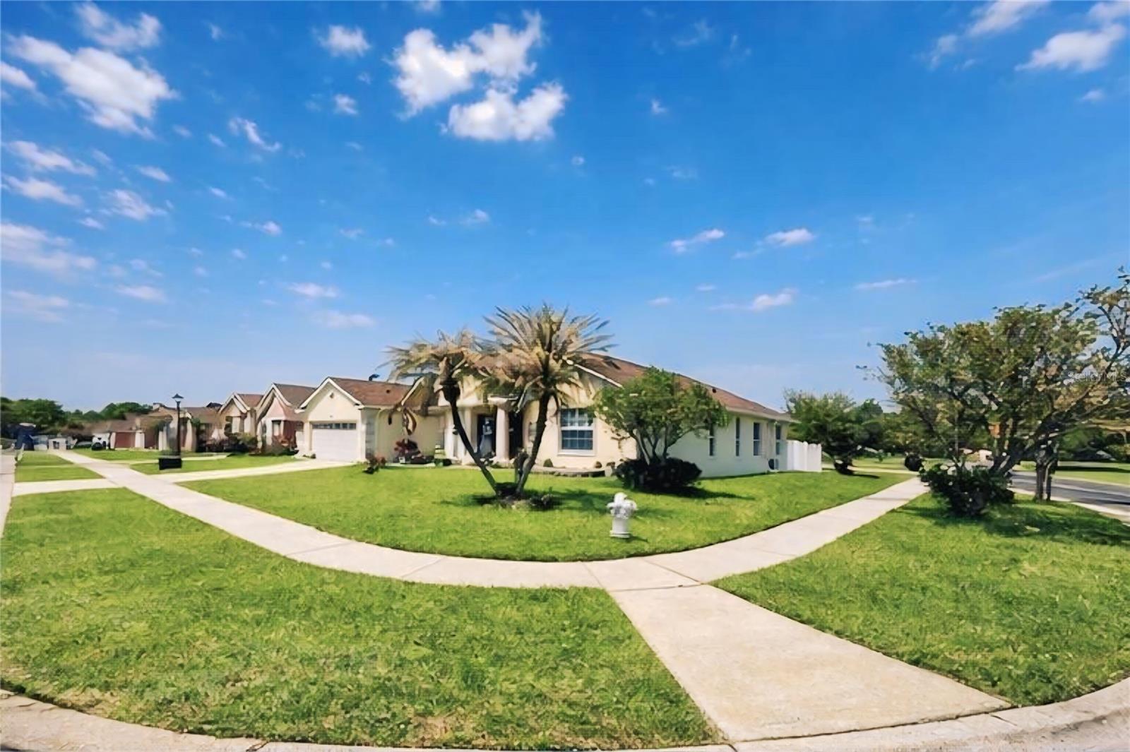 2601 GOLD DUST, KISSIMMEE FL 34744 — MLS #MFRS5146084 | 4 Bed 4 Bath Home