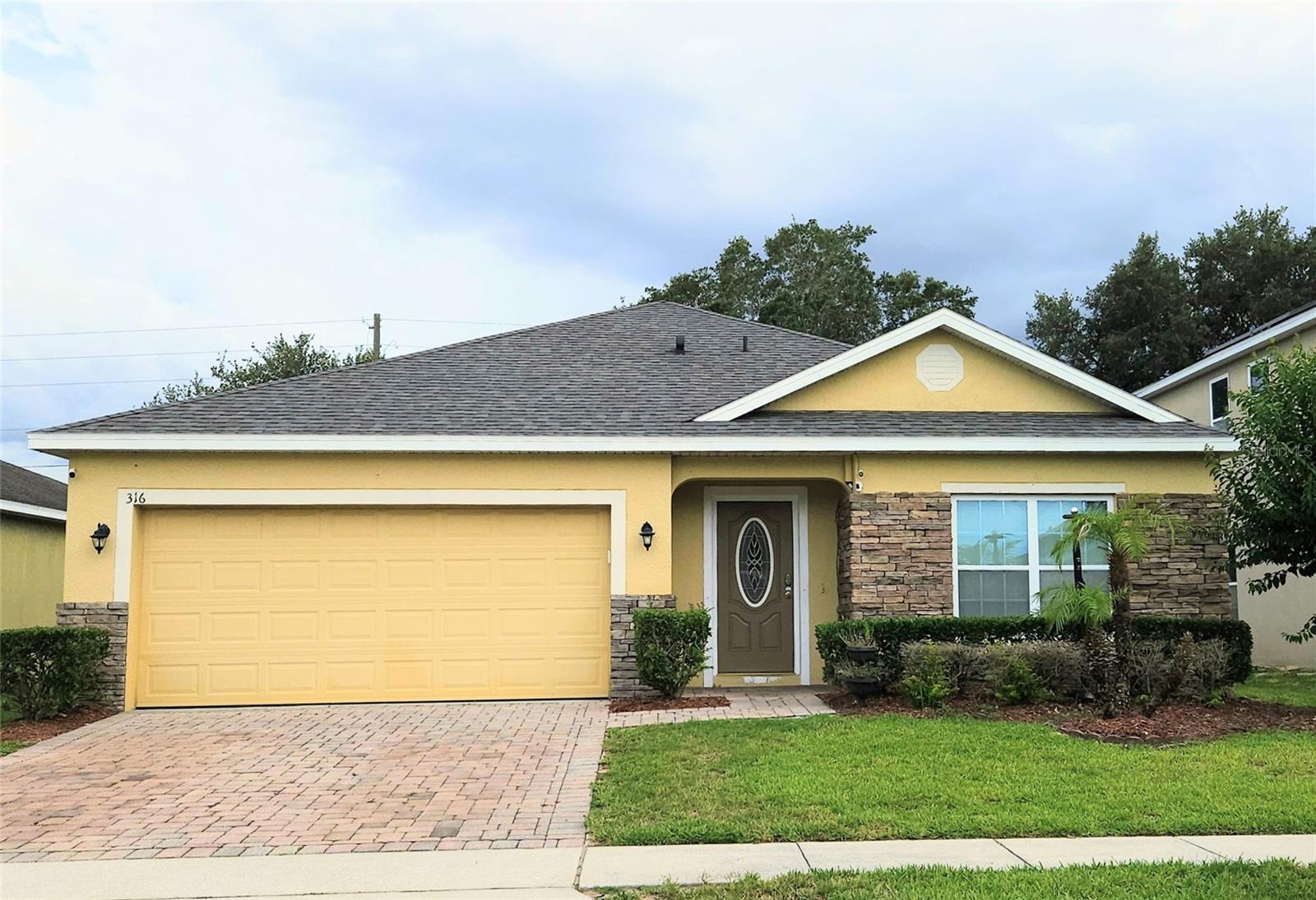 316 ANDALUSIA, DAVENPORT FL 33837 — MLS #MFRP4938961 | 4 Bed 2 Bath Home