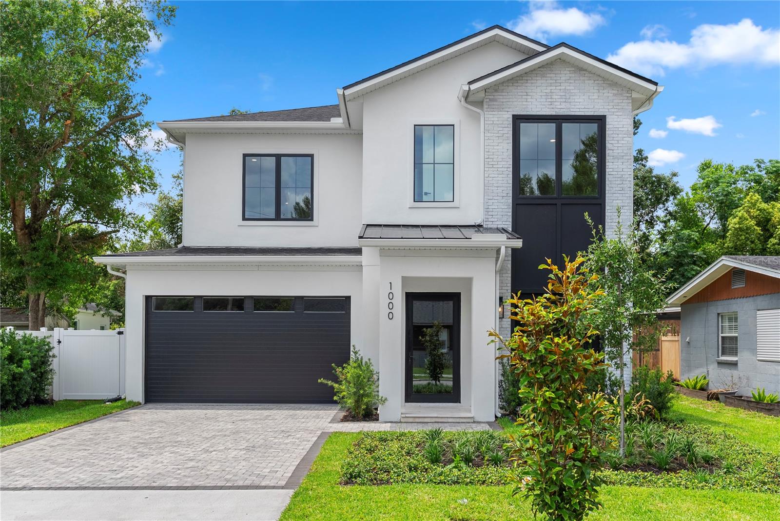 1000 FOREST, ORLANDO FL 32803 — MLS #MFRO6407825 | 5 Bed 5 Bath Home