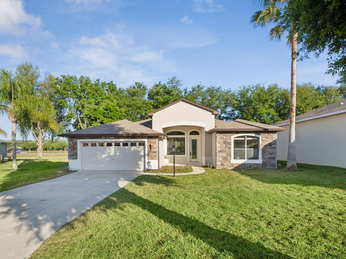 3292 SEVEN SEAS, TAVARES FL 32778 — MLS #MFRG5110508 | 3 Bed 2 Bath Home