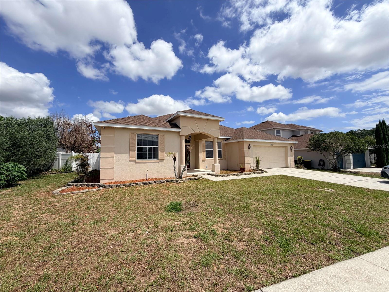 2875 BEAVER RIDGE, CLERMONT FL 34711 — MLS #MFRV4949118 | 4 Bed 2 Bath Home
