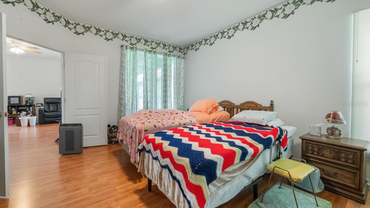 2246 BELSFIELD — photo 12