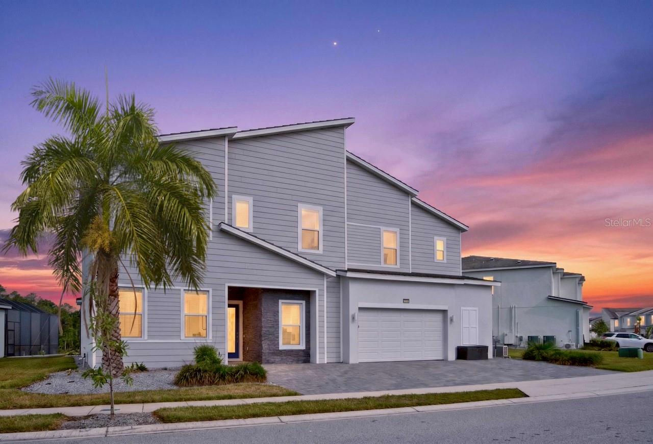 1735 OAK BLOSSOM, DAVENPORT FL 33837 — MLS #MFRTB8514868 | 11 Bed 13 Bath Home