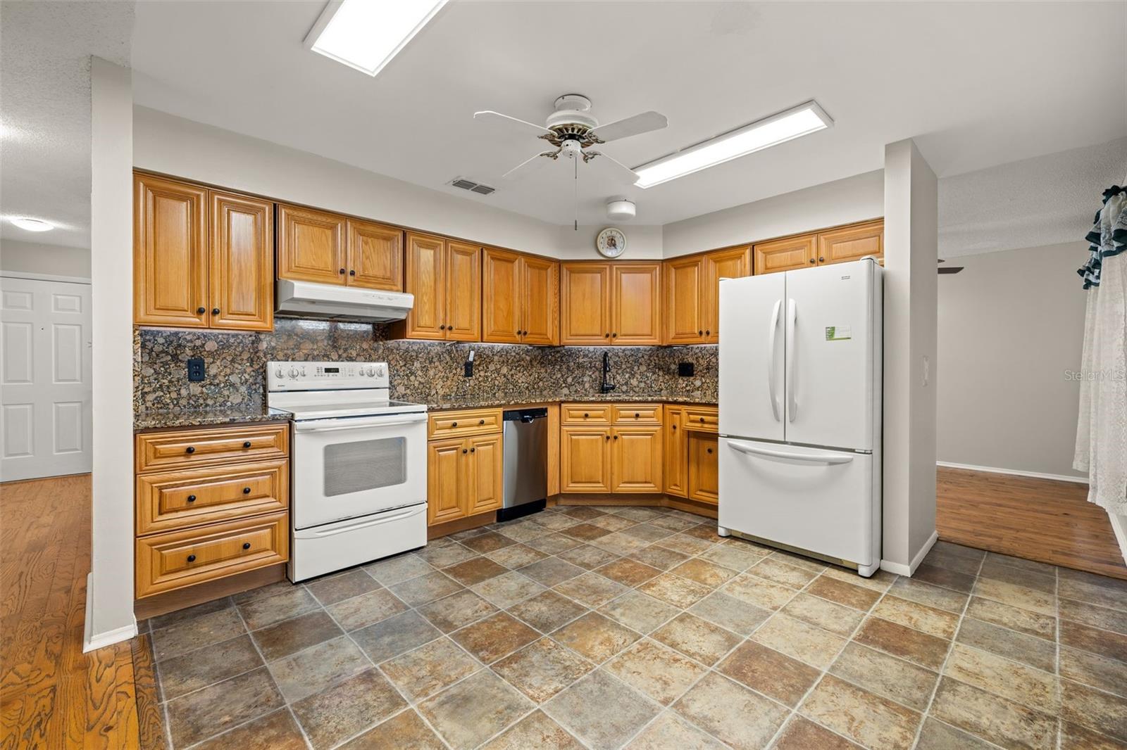 12242 PANTAR — photo 12