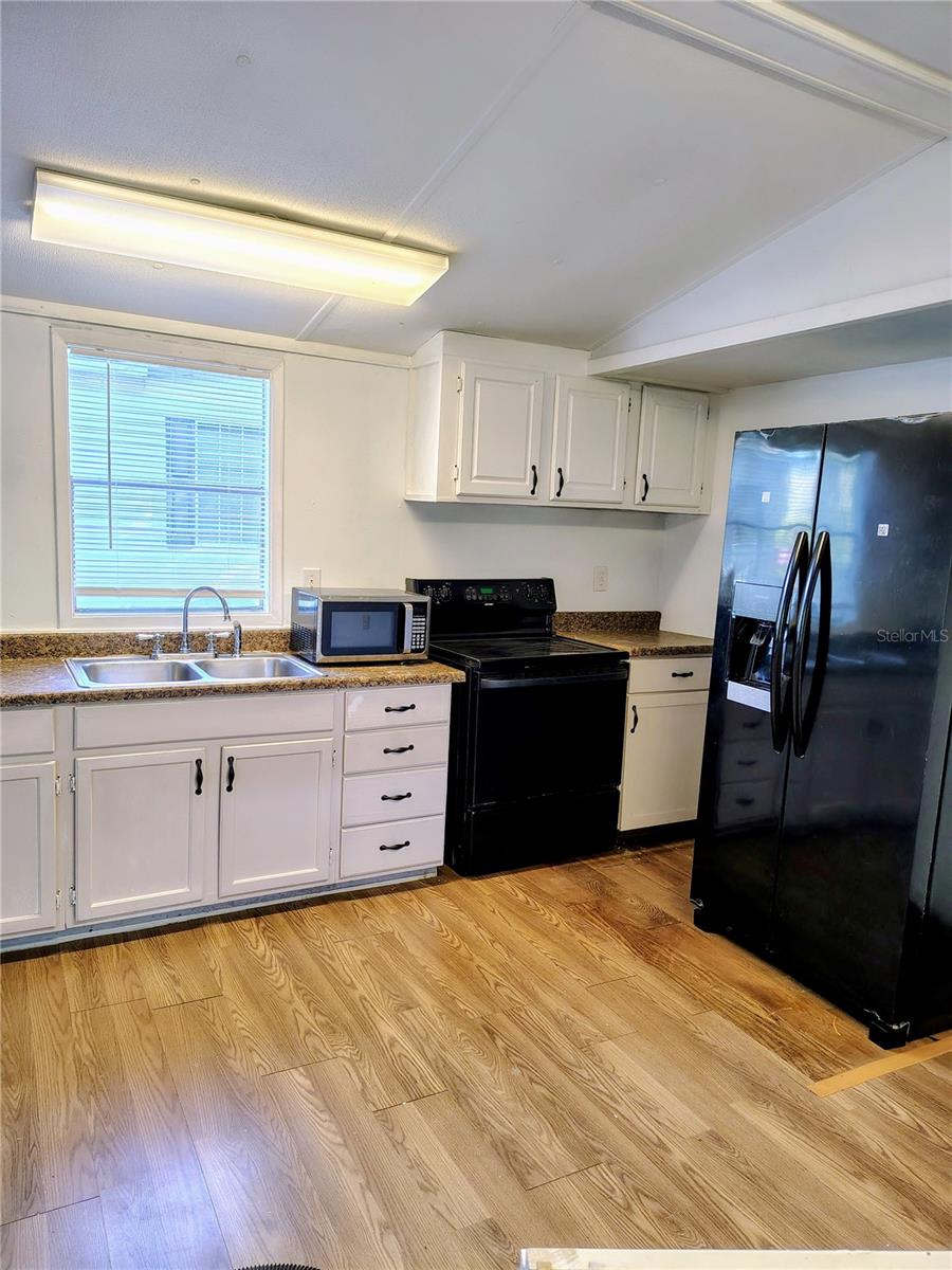 9809 7TH AVE — photo 2