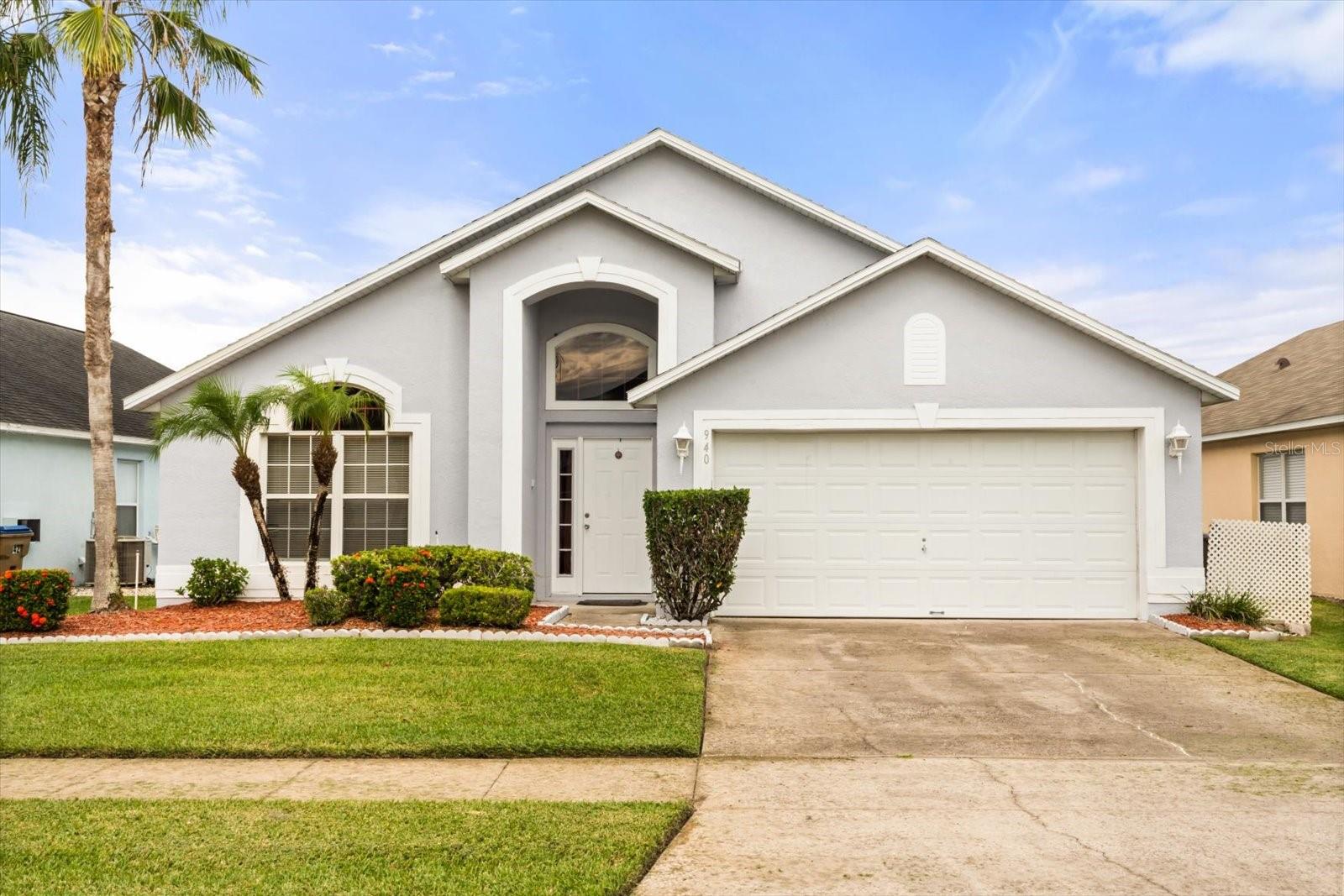 940 LAKE BERKLEY, KISSIMMEE FL 34746 — MLS #MFRR4909899 | 5 Bed 2 Bath Home