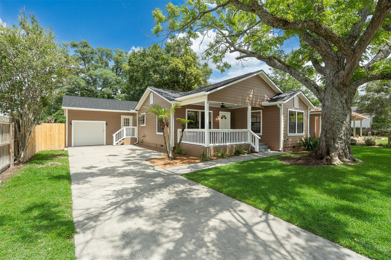 1037 SHINE, ORLANDO FL 32803 — MLS #MFRO6413624 | 2 Bed 2 Bath Home