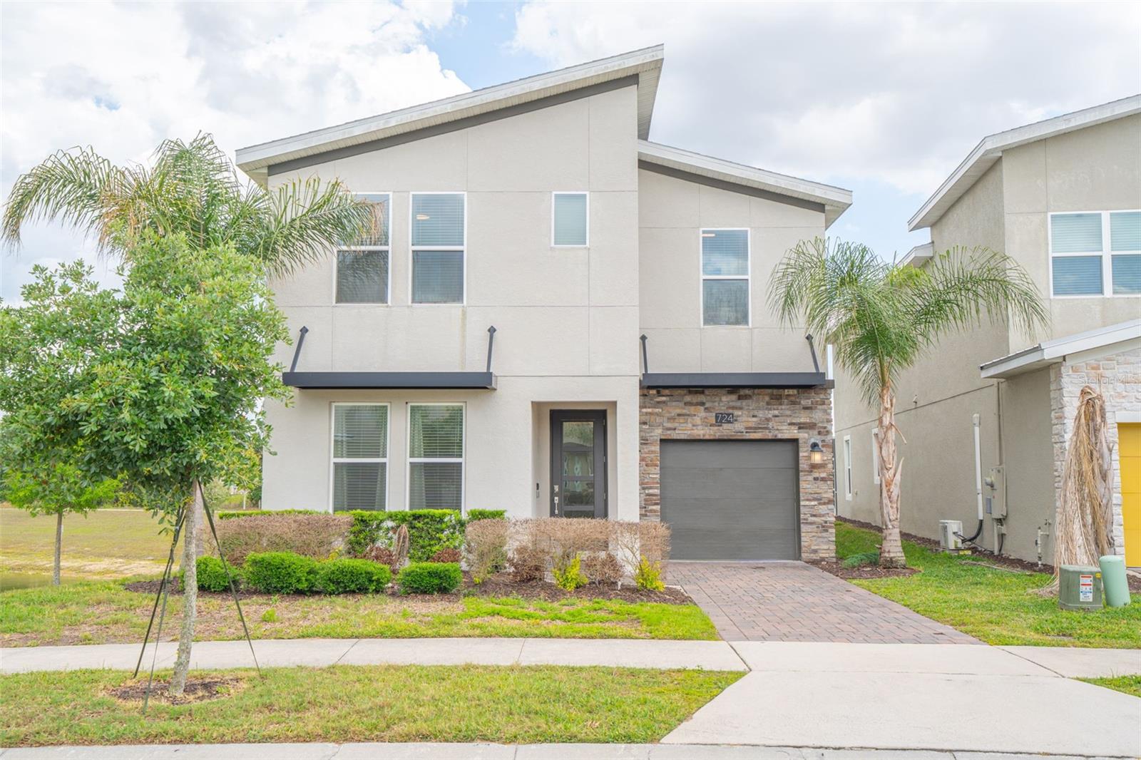 724 WHISTLING STRAITS, KISSIMMEE FL 34747 — MLS #MFRS5148672 | 6 Bed 5 Bath Home