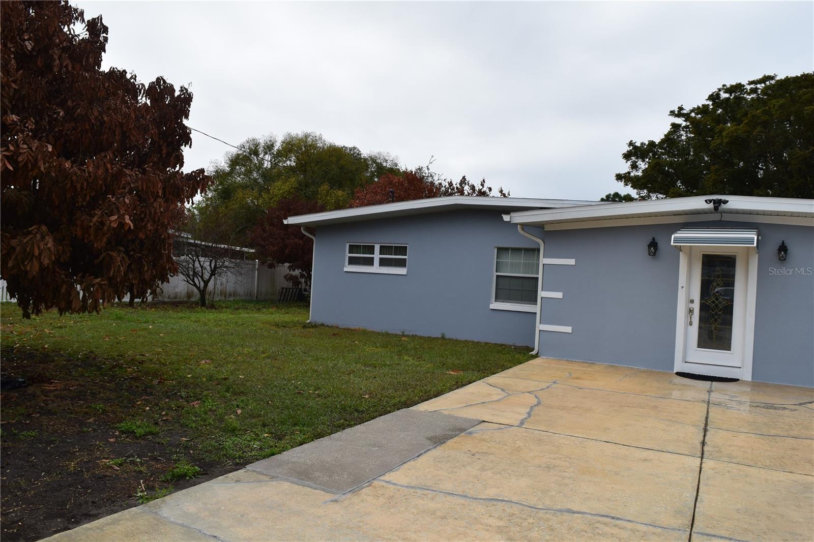 8304 DOT — photo 2