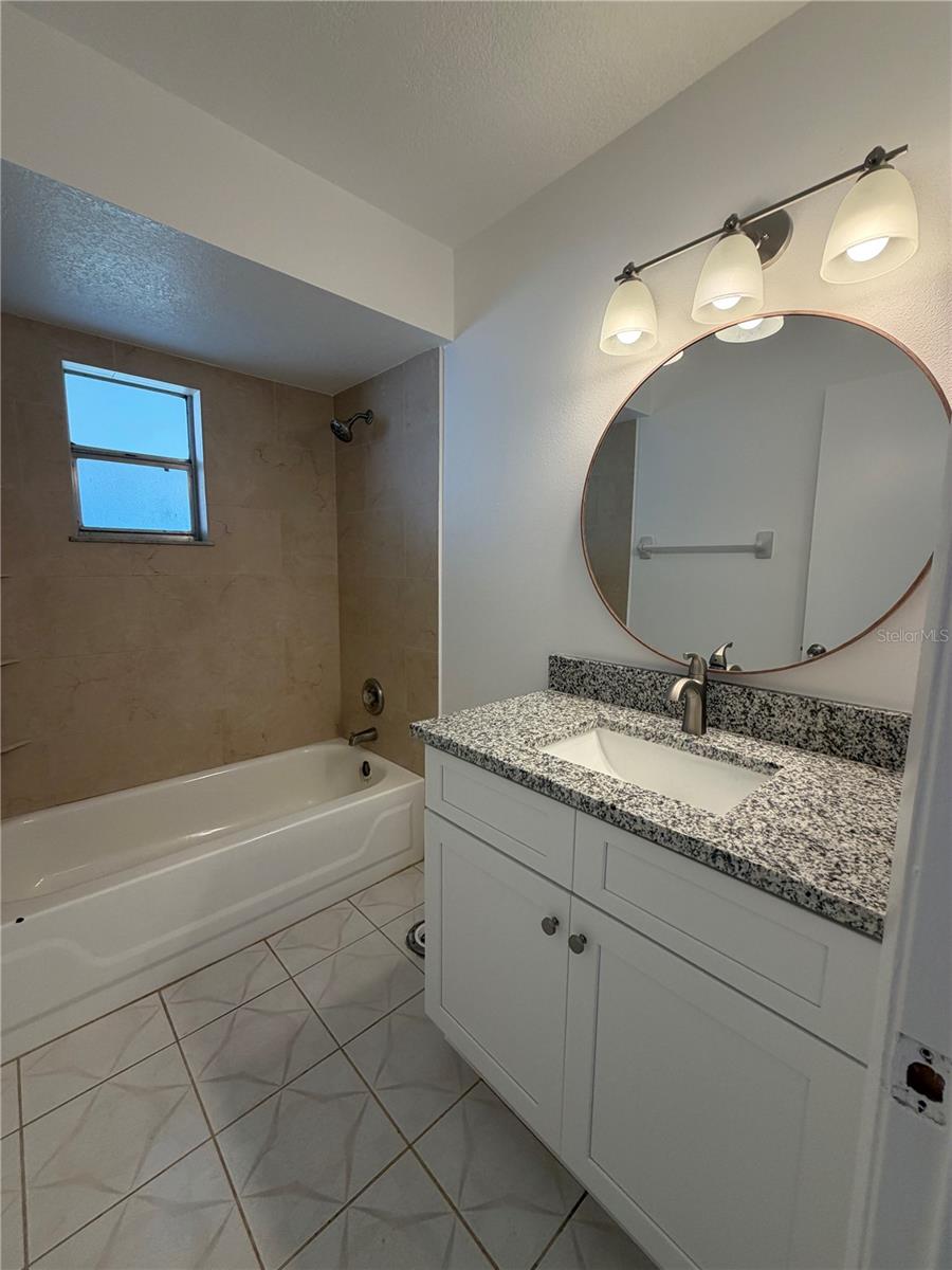 808 BALSAMWOOD — photo 12