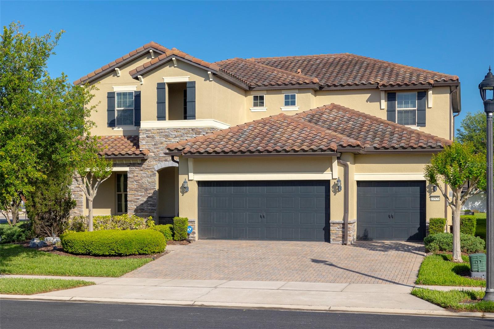 10950 CITRON OAKS, ORLANDO FL 32836 — MLS #MFRO6395286 | 4 Bed 4 Bath Home
