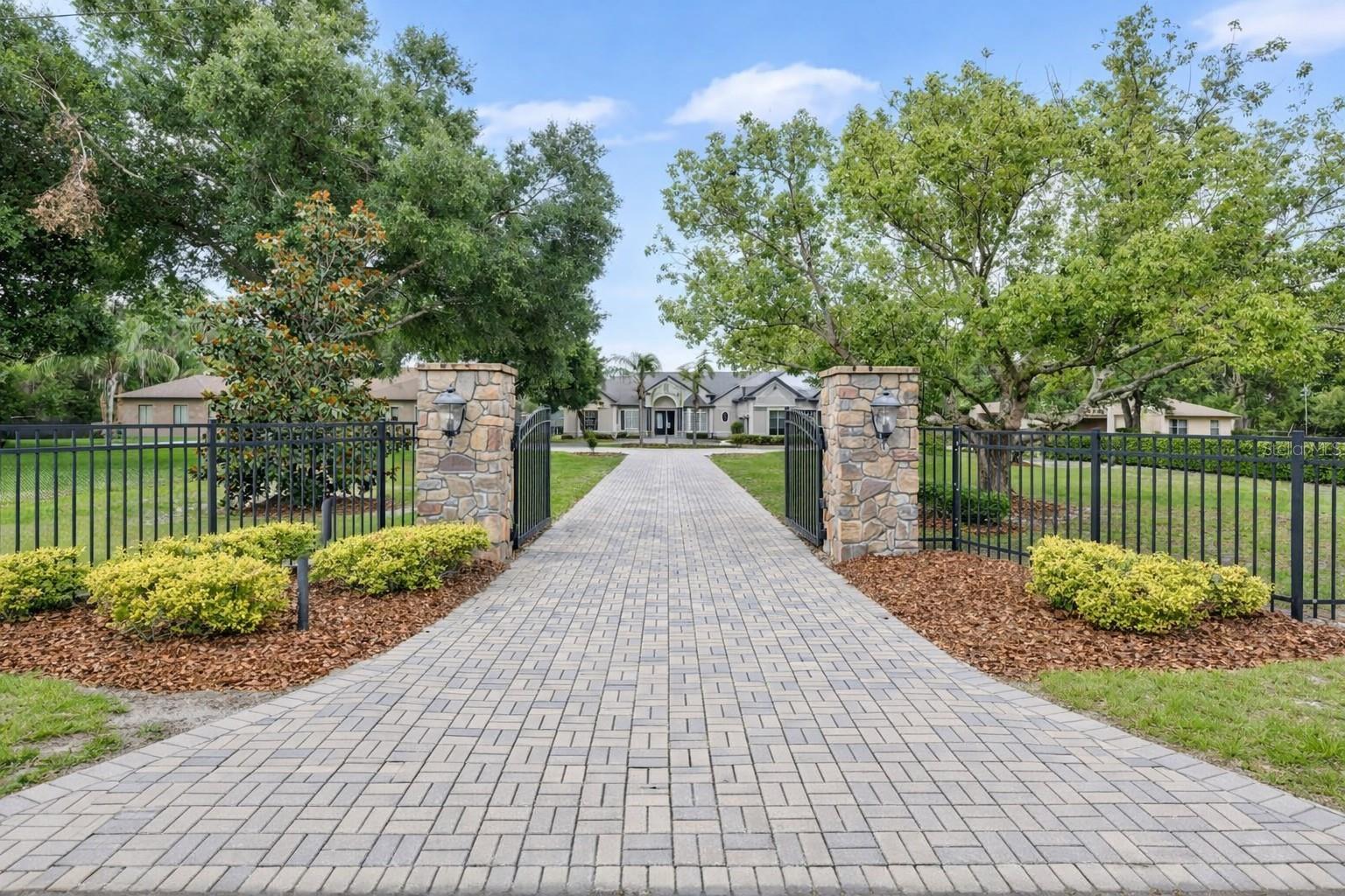 5300 CUB LAKE, APOPKA FL 32703 — MLS #MFRO6411816 | 5 Bed 4 Bath Home