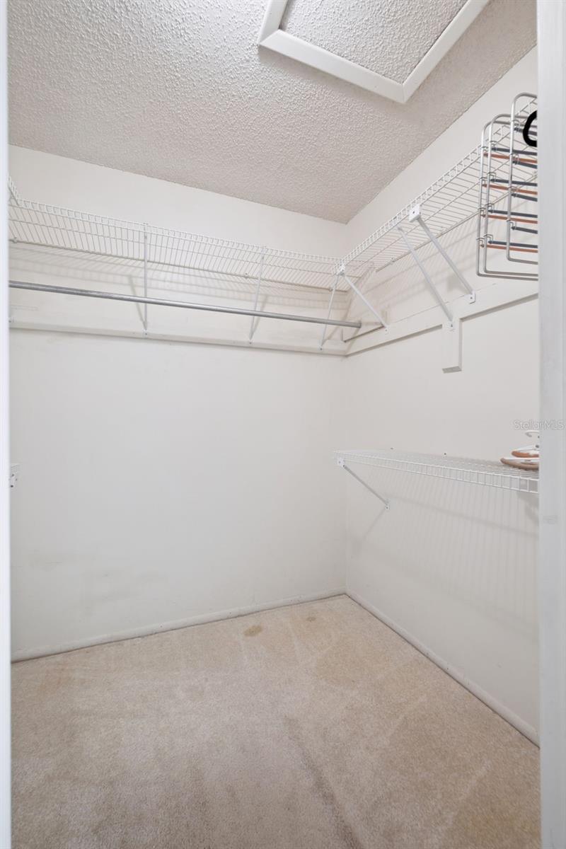 608 WAVECREST — photo 12