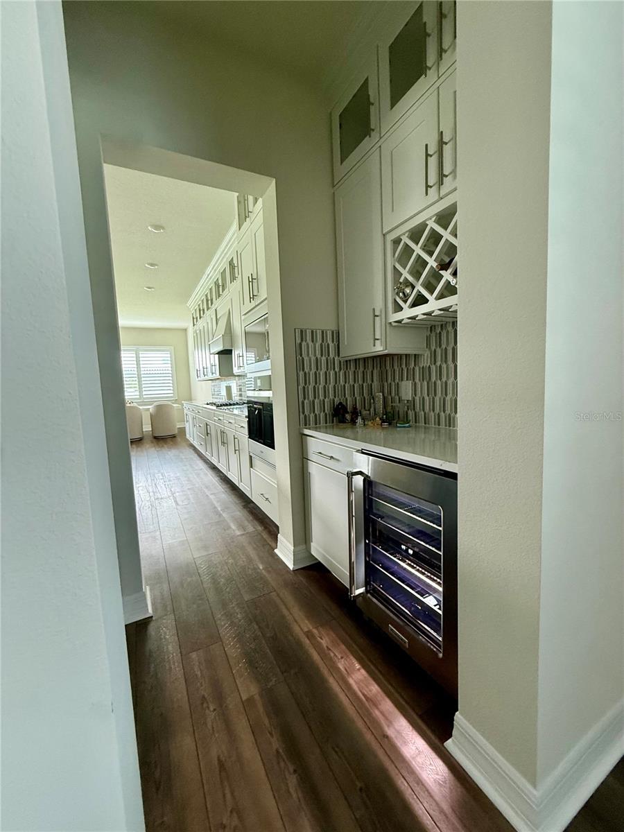 8441 PARK CLIFF — photo 12