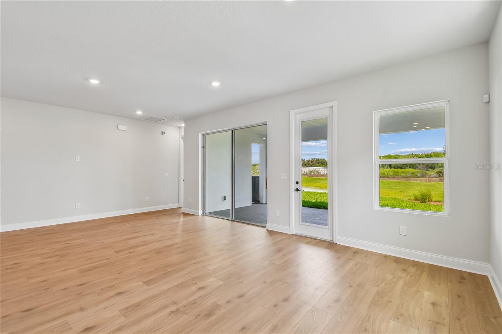 5693 LEAFLET — photo 12