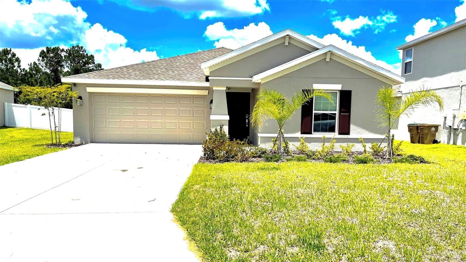 16419 GLASSY LOCH, CLERMONT FL 34714 — MLS #MFRTB8506992 | 3 Bed 2 Bath Home
