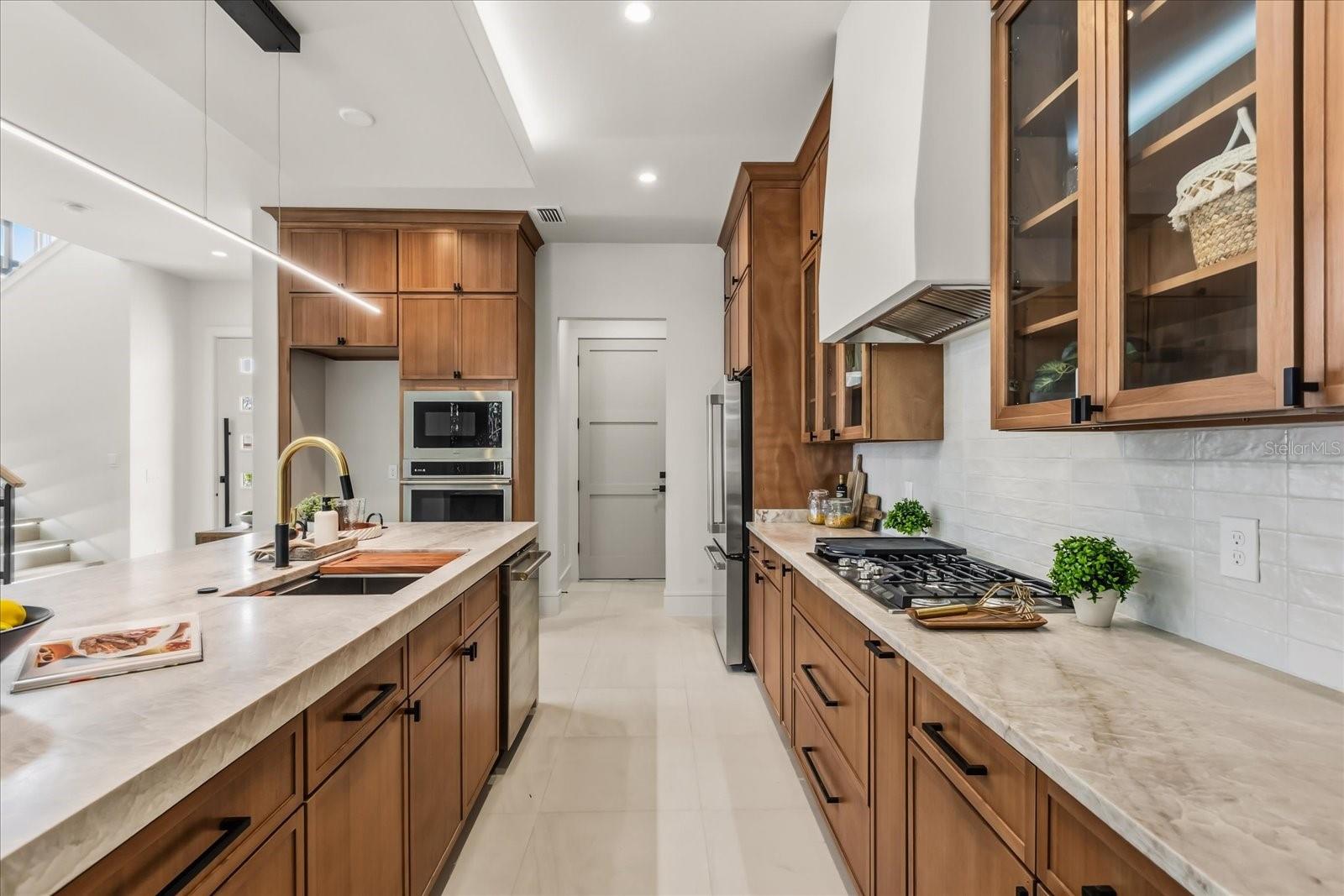 607 ELLEN — photo 12