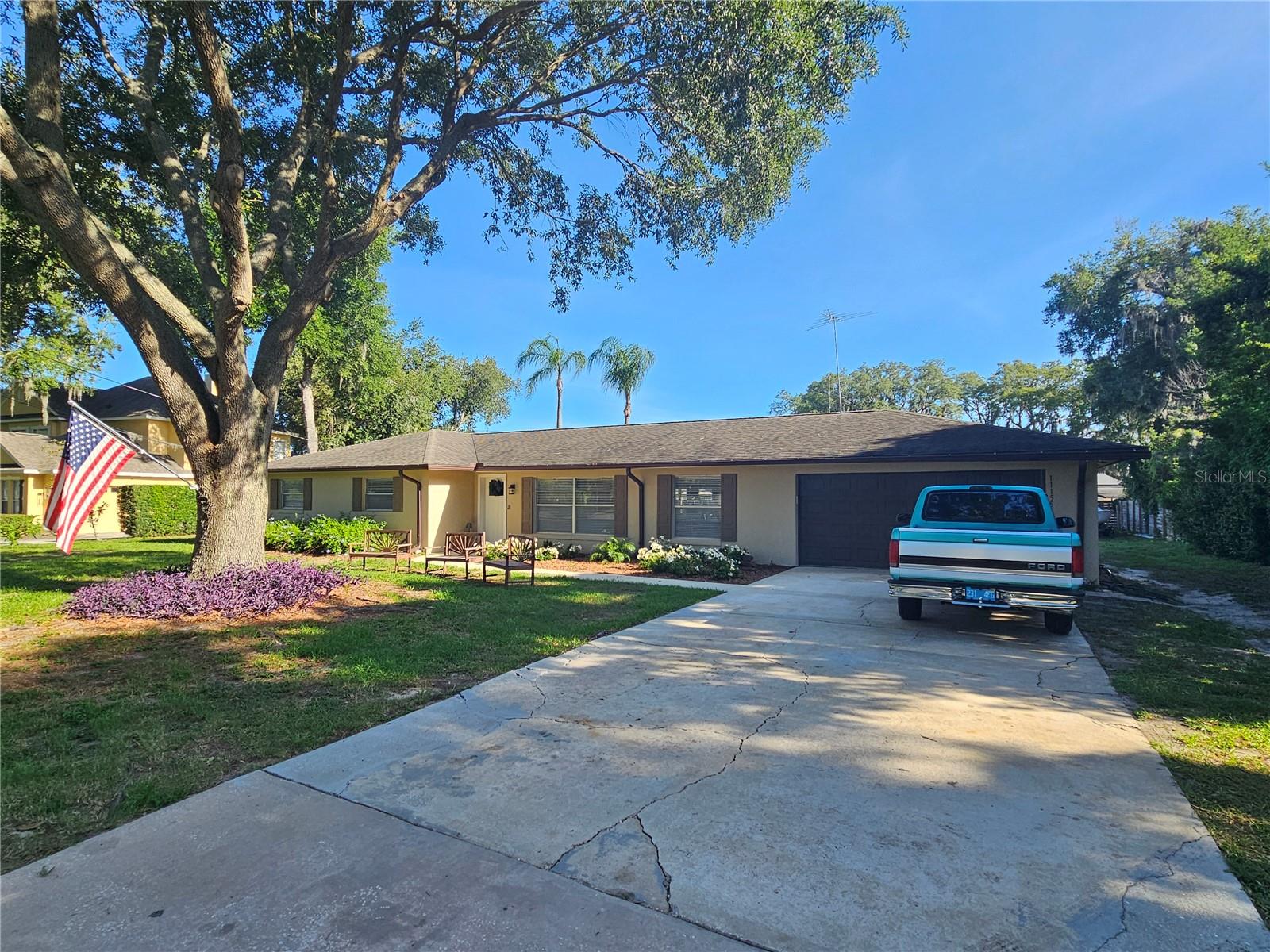 11155 LAKE BUTLER, WINDERMERE FL 34786 — MLS #MFRO6414373 | 3 Bed 2 Bath Home
