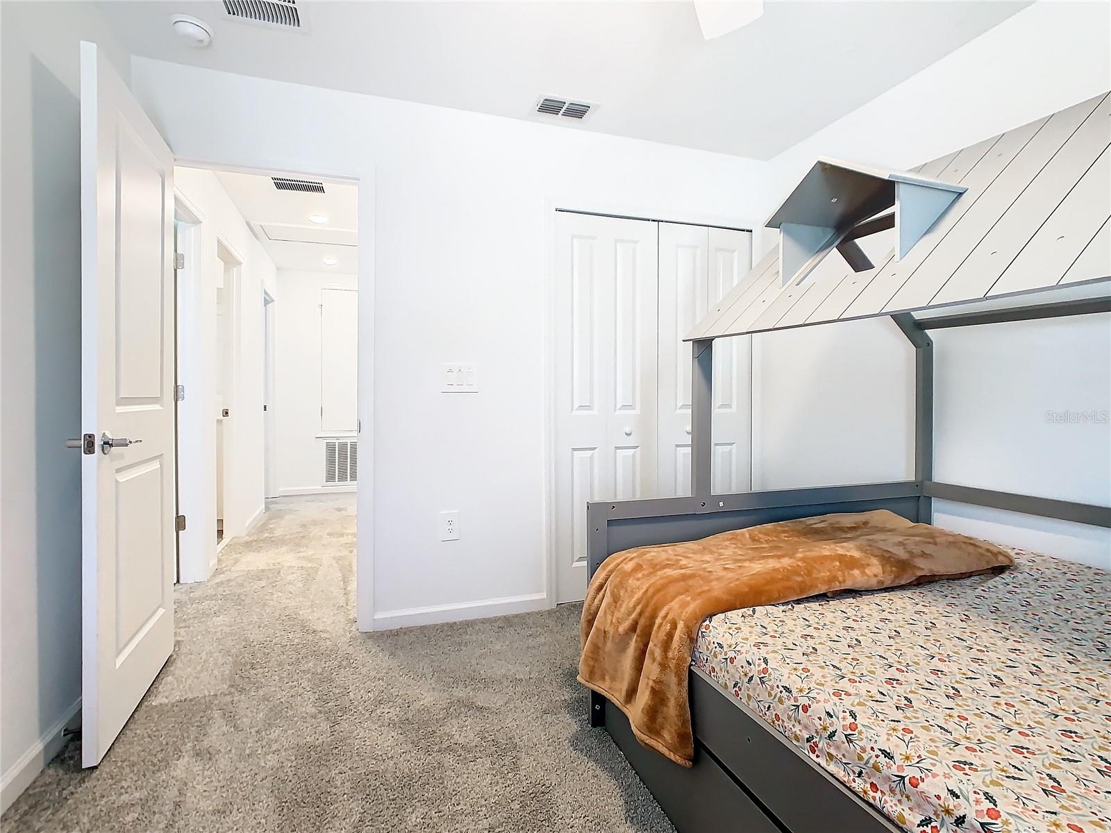 1042 JOHN JACOB — photo 12