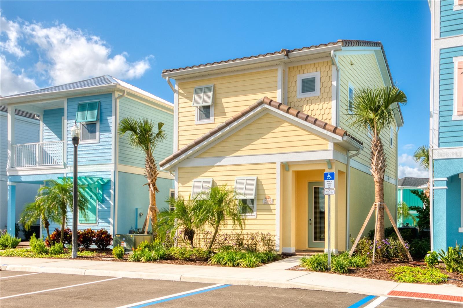 2988 SALTED RIM, KISSIMMEE FL 34747 — MLS #MFRO6303827 | 3 Bed 3 Bath Home