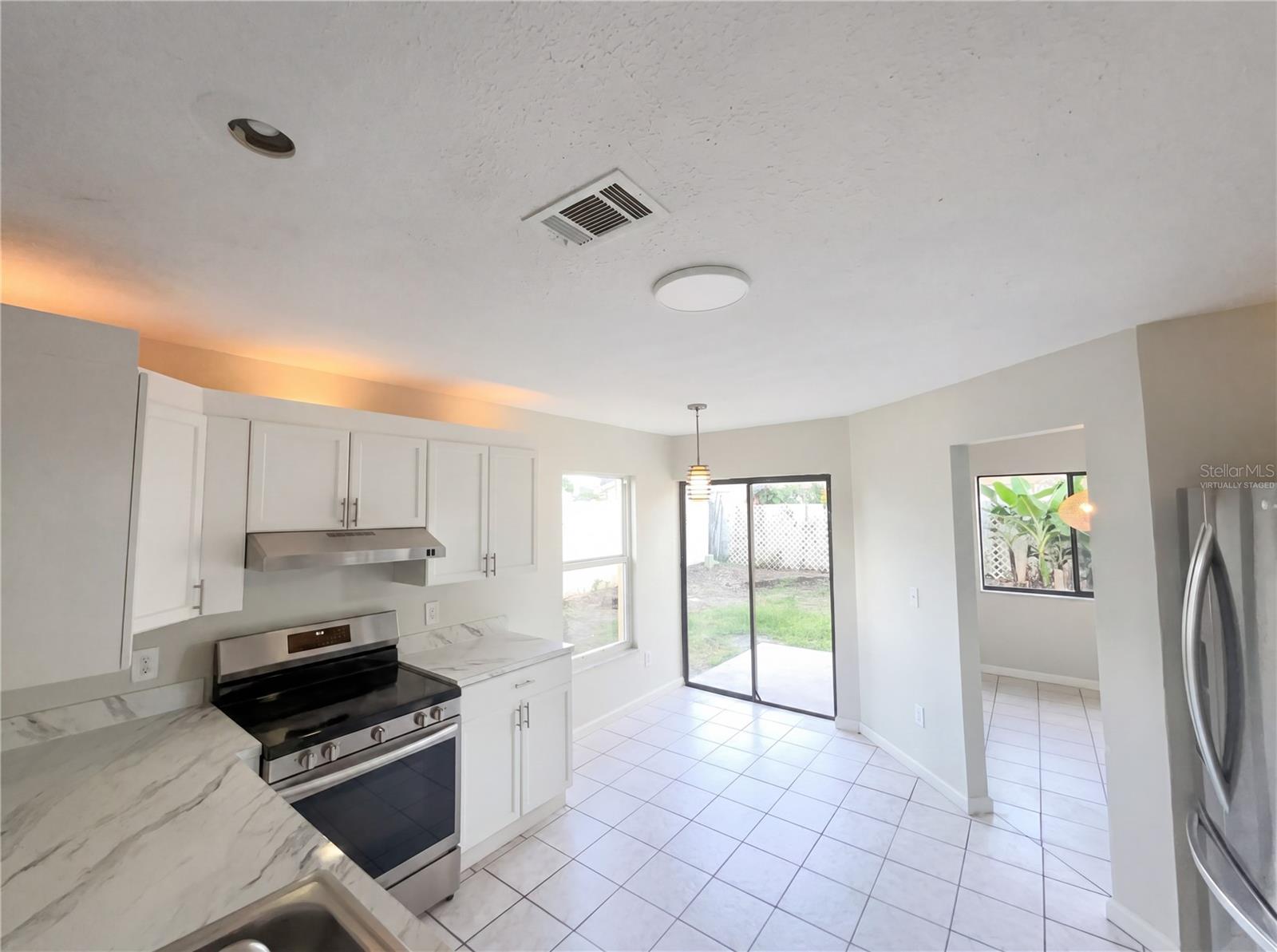 147 CORALWOOD — photo 2