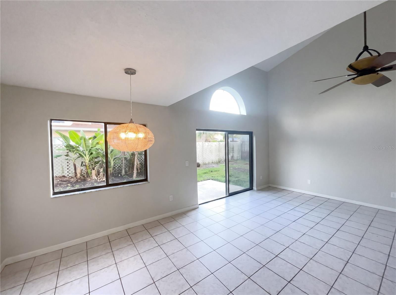 147 CORALWOOD — photo 12