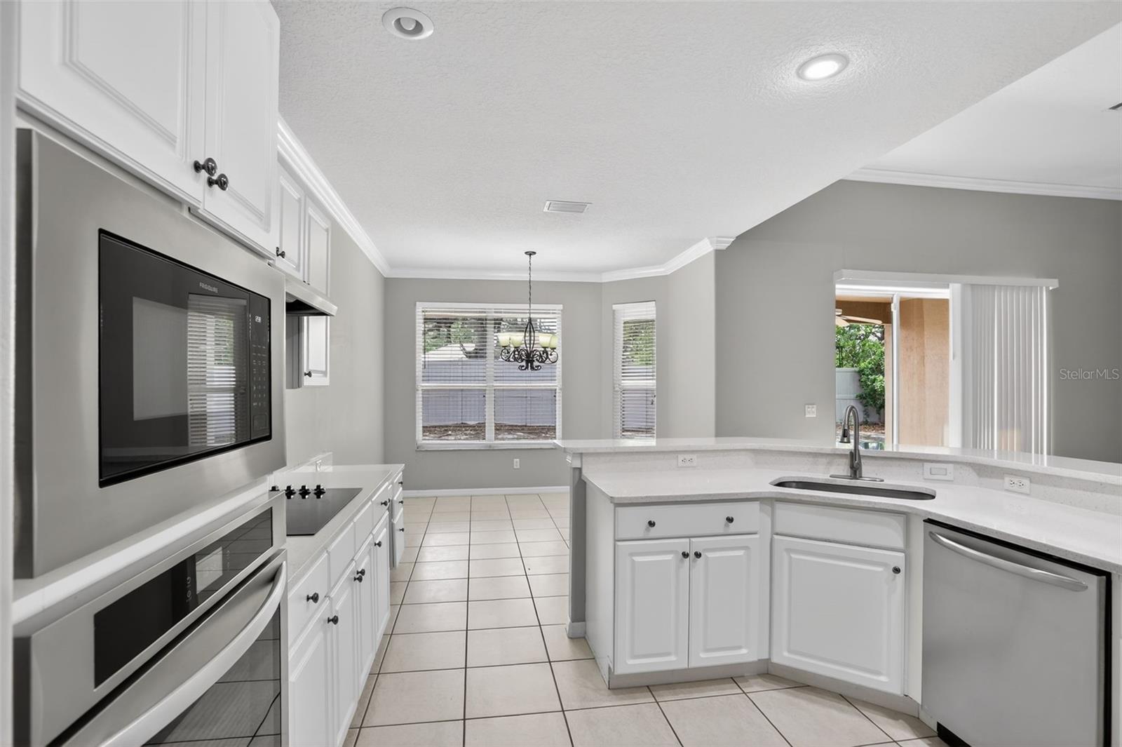 8852 GREAT COVE — photo 12